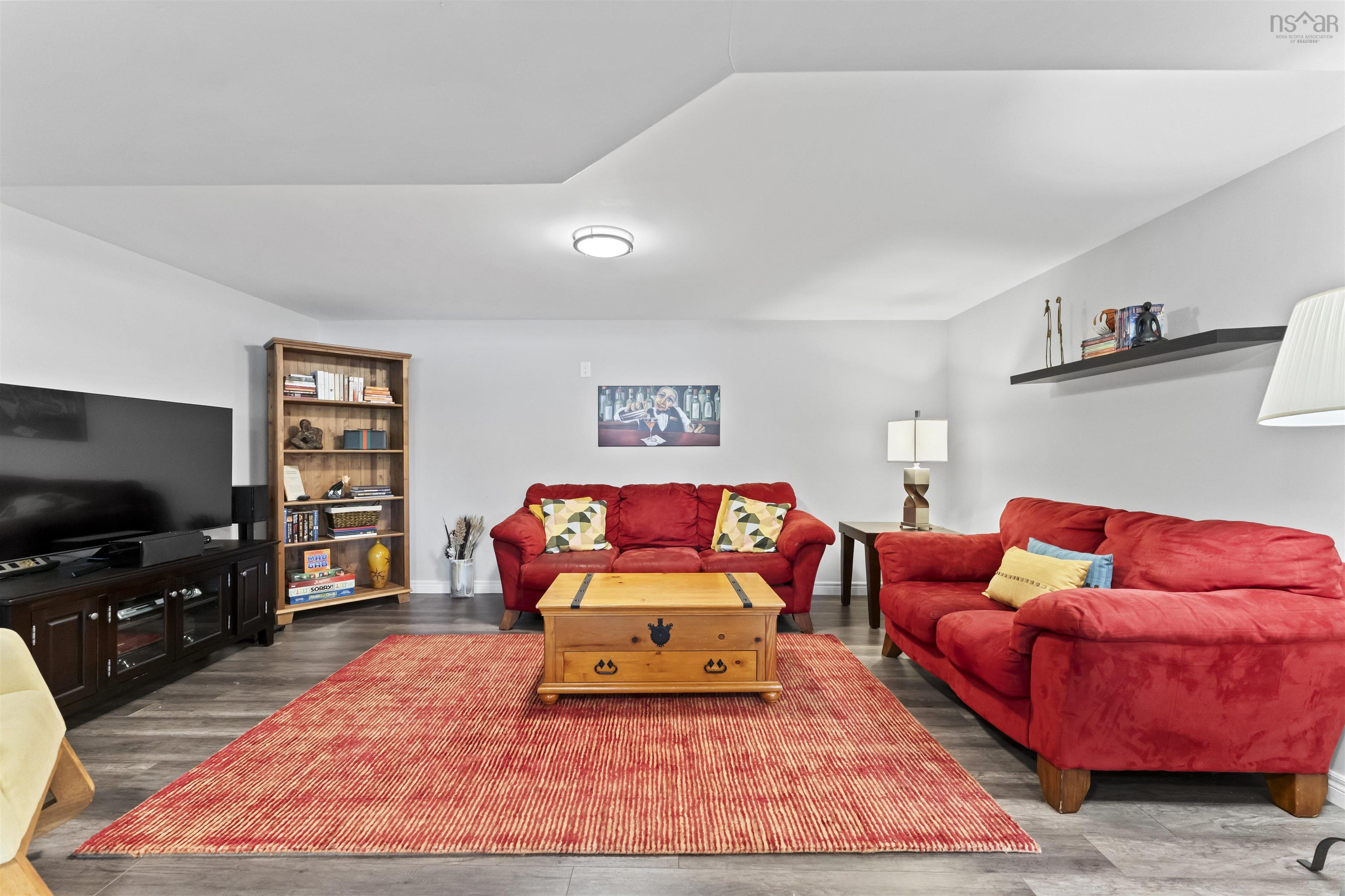 $1,575,000.00: 261 Viewmount Drive, Allen Heights