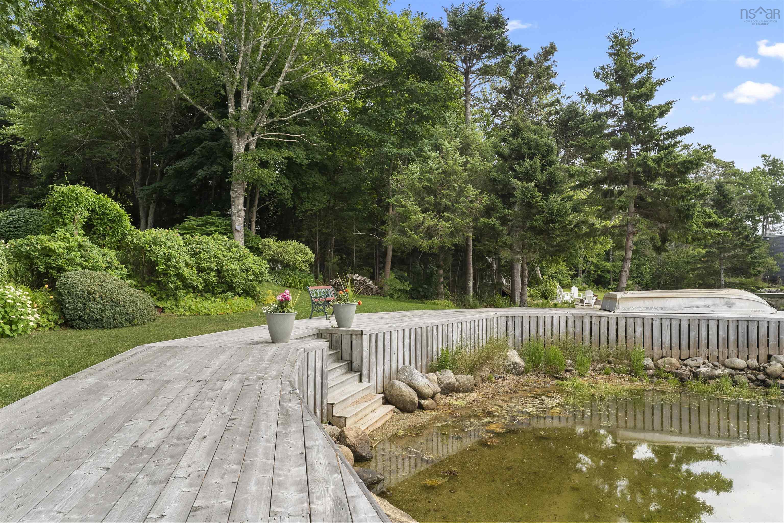 $1,575,000.00: 261 Viewmount Drive, Allen Heights