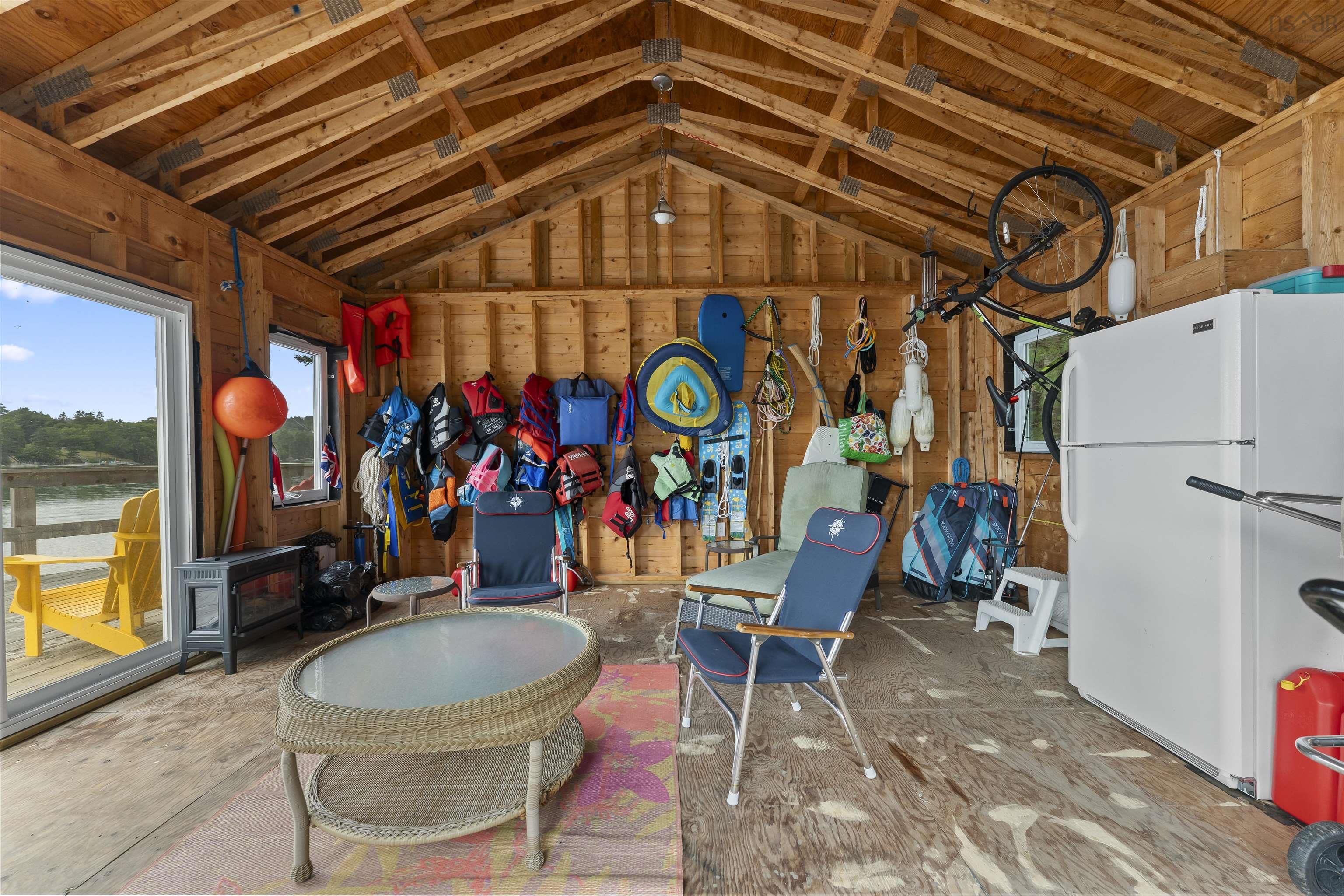 $1,575,000.00: 261 Viewmount Drive, Allen Heights