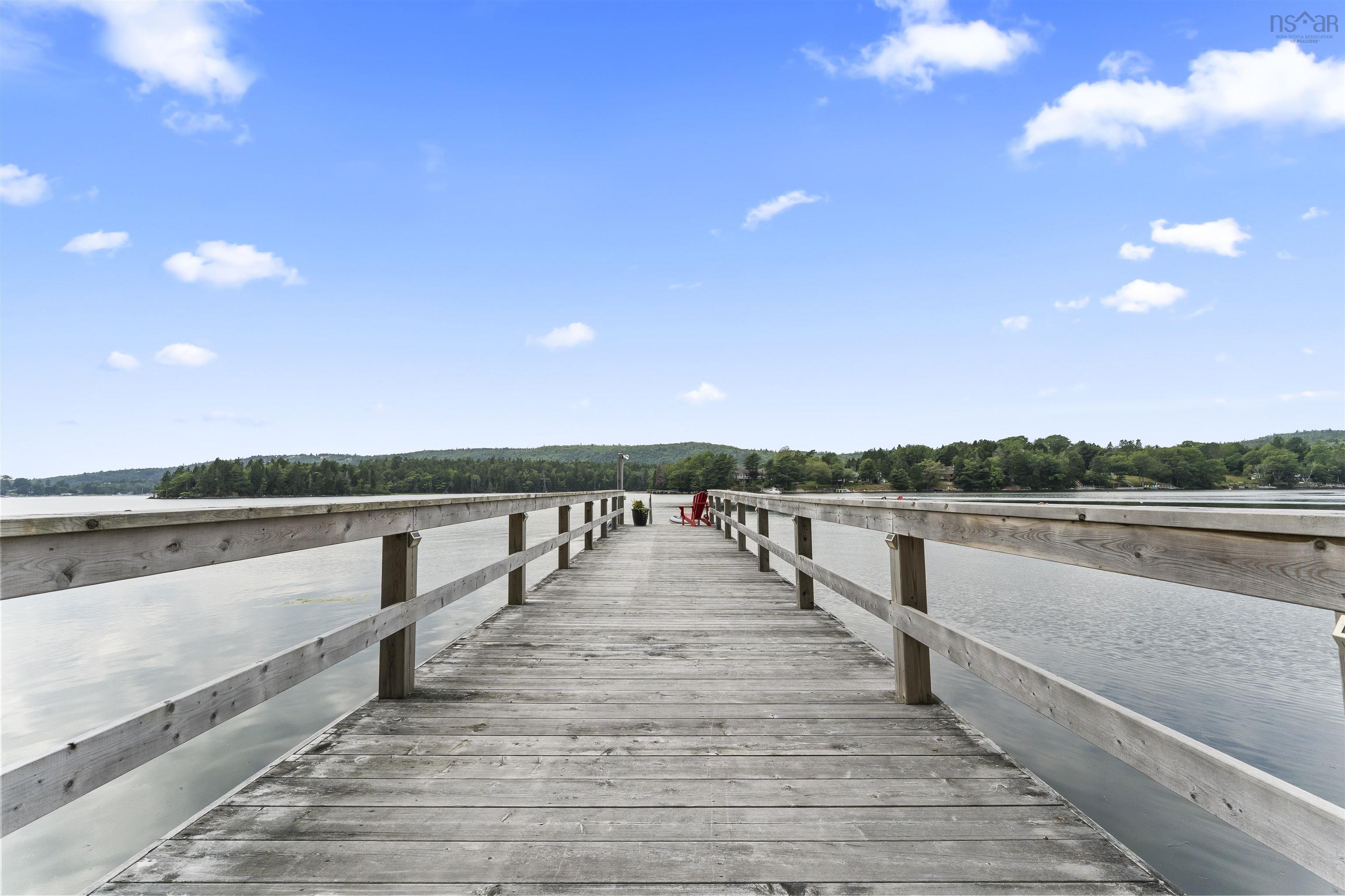 $1,575,000.00: 261 Viewmount Drive, Allen Heights