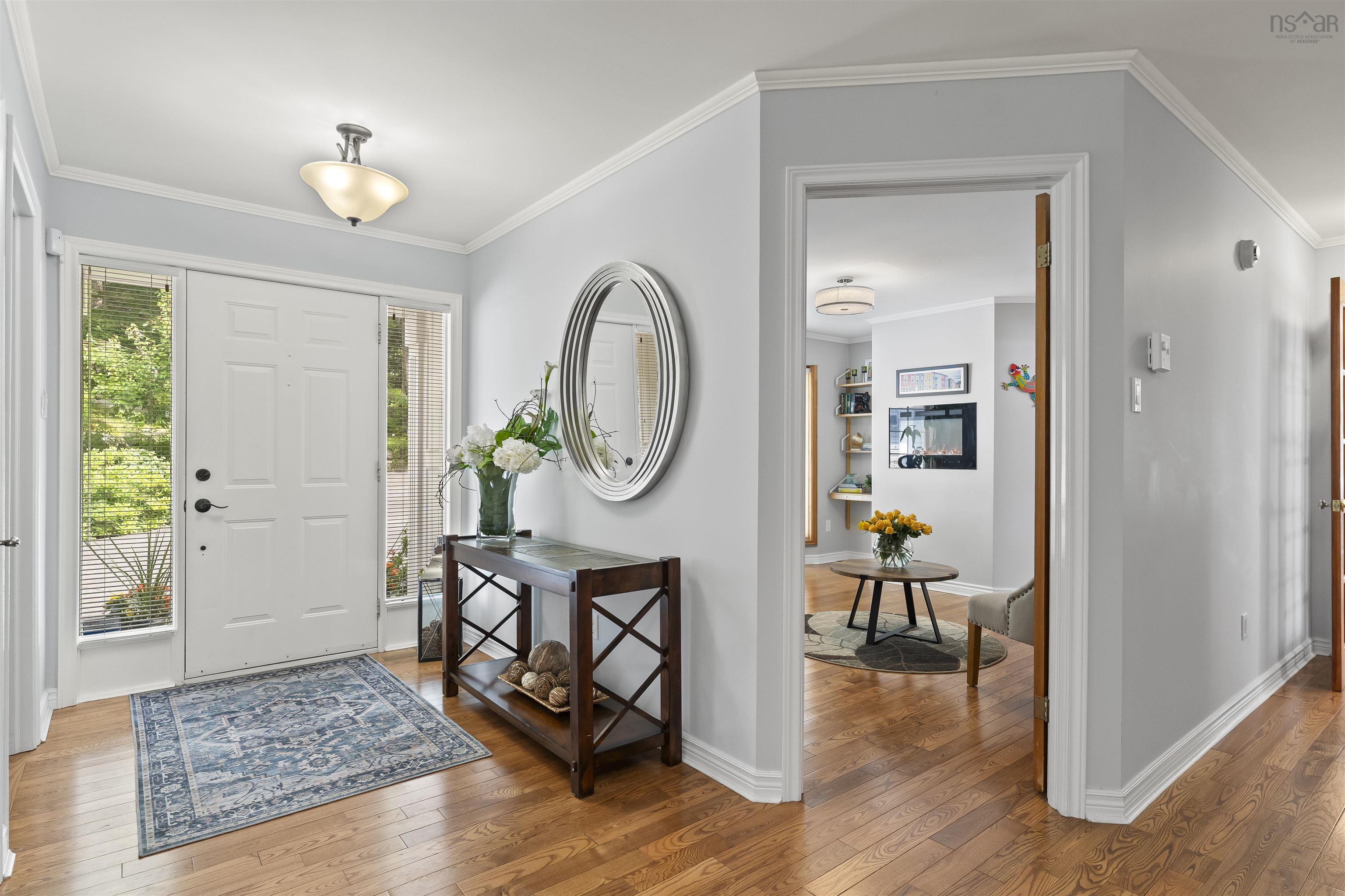 $1,575,000.00: 261 Viewmount Drive, Allen Heights