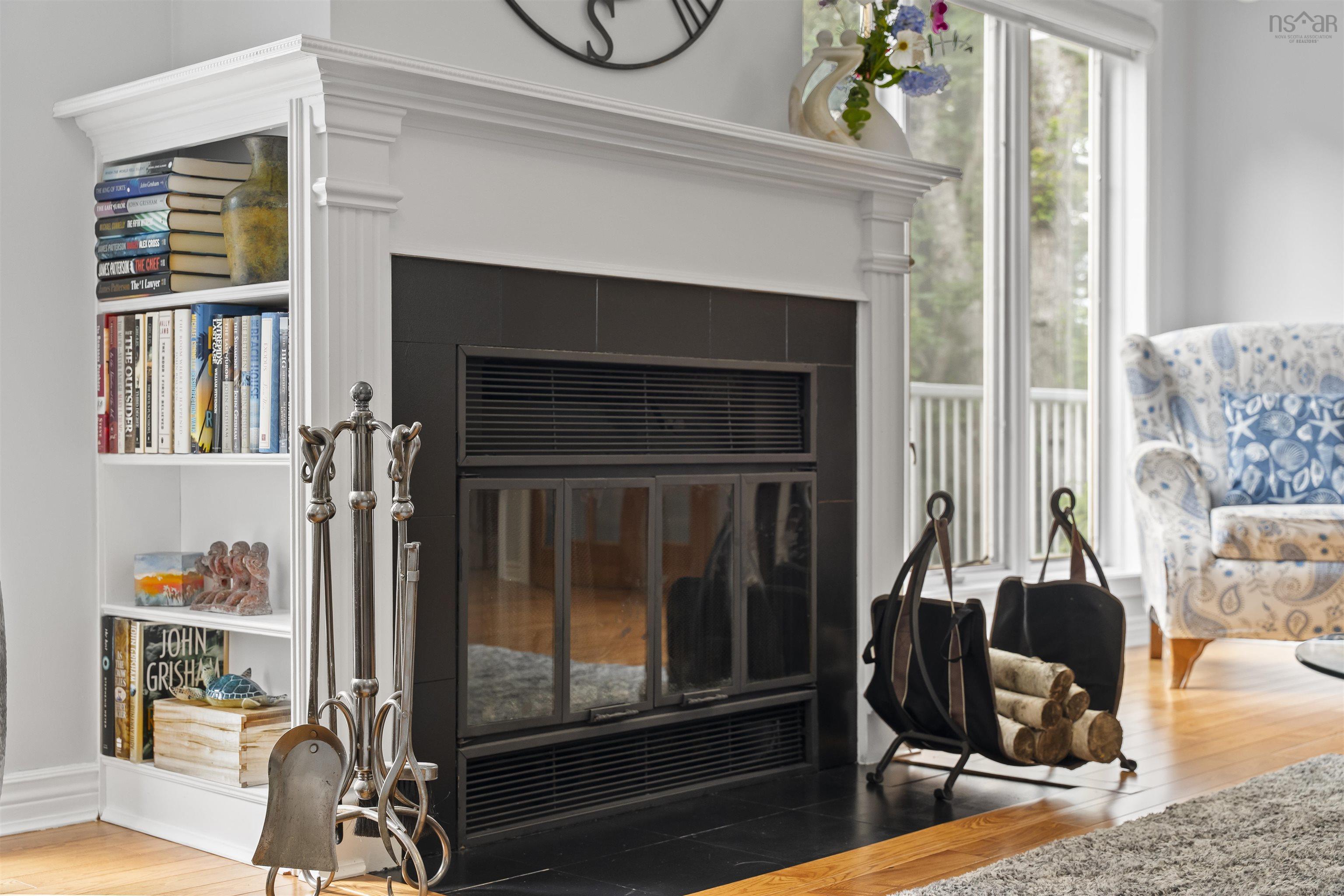 $1,575,000.00: 261 Viewmount Drive, Allen Heights