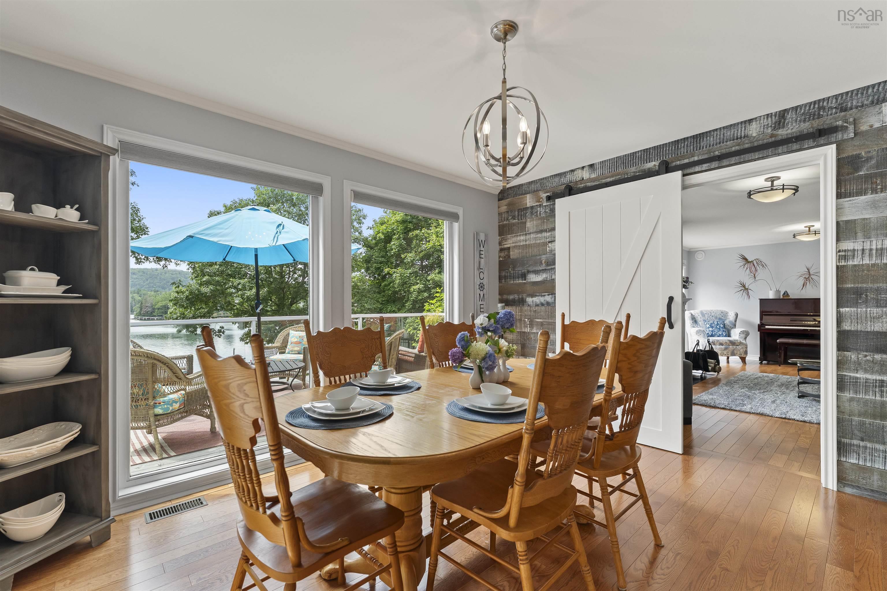 $1,575,000.00: 261 Viewmount Drive, Allen Heights