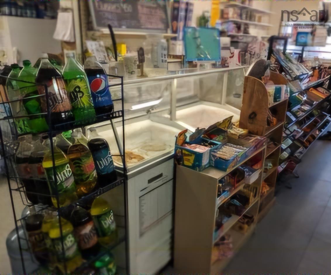 $649,999.00: 8865 8869 Hwy 101 Highway, Brighton