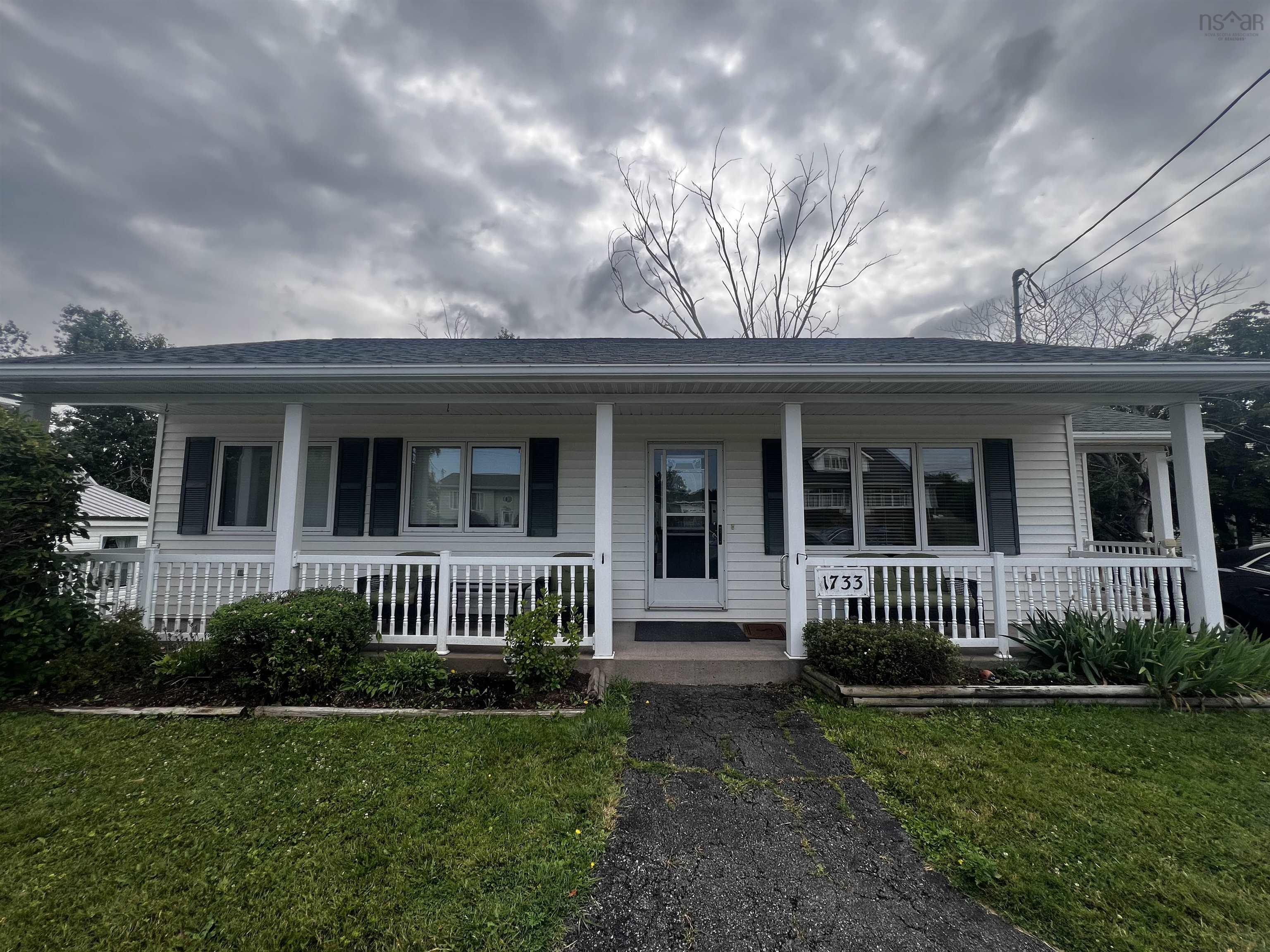 $329,000.00: 1733 North Main Street, Westville