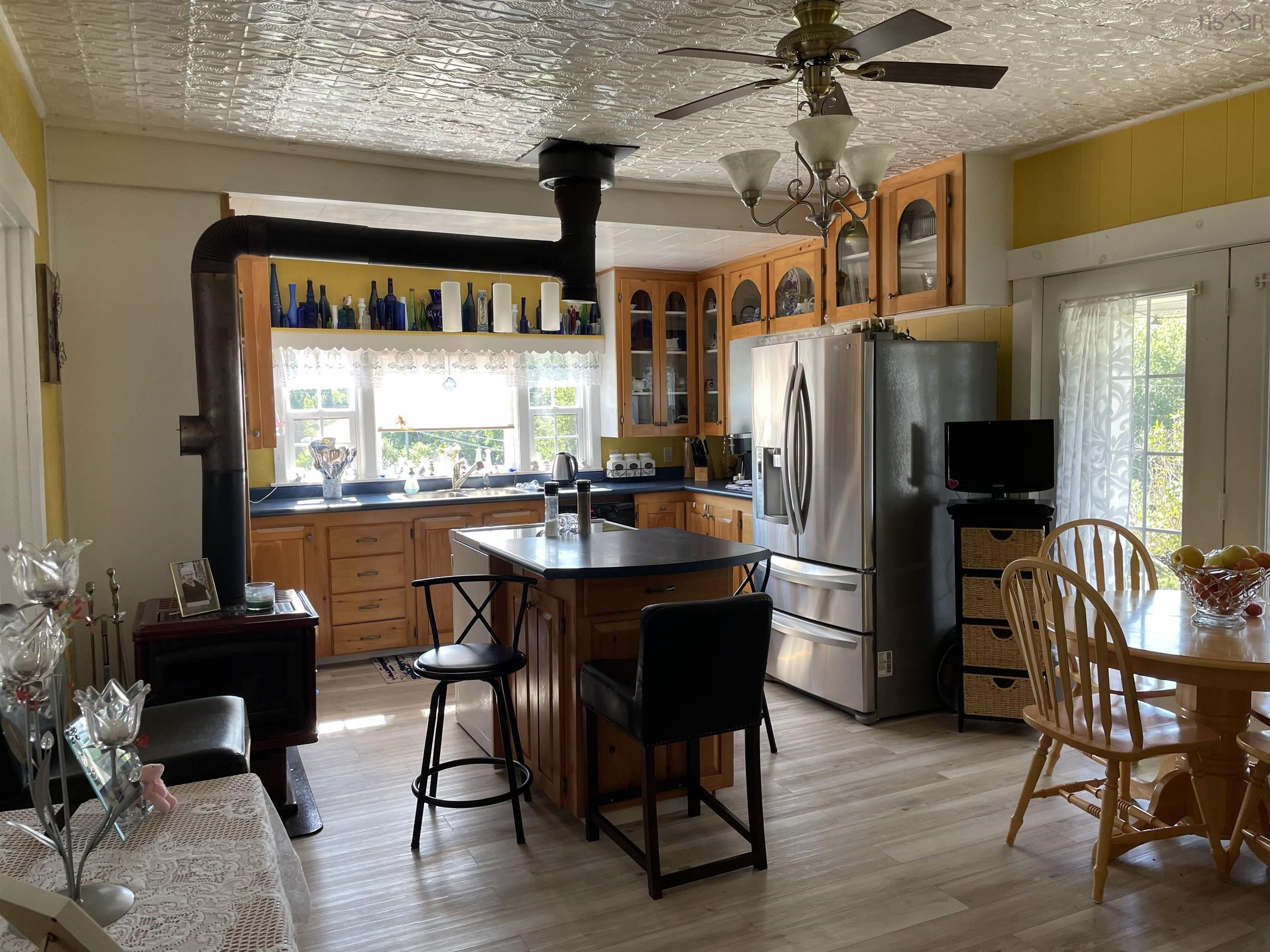 $549,900.00: 550 Lower Branch Road, Lower Branch