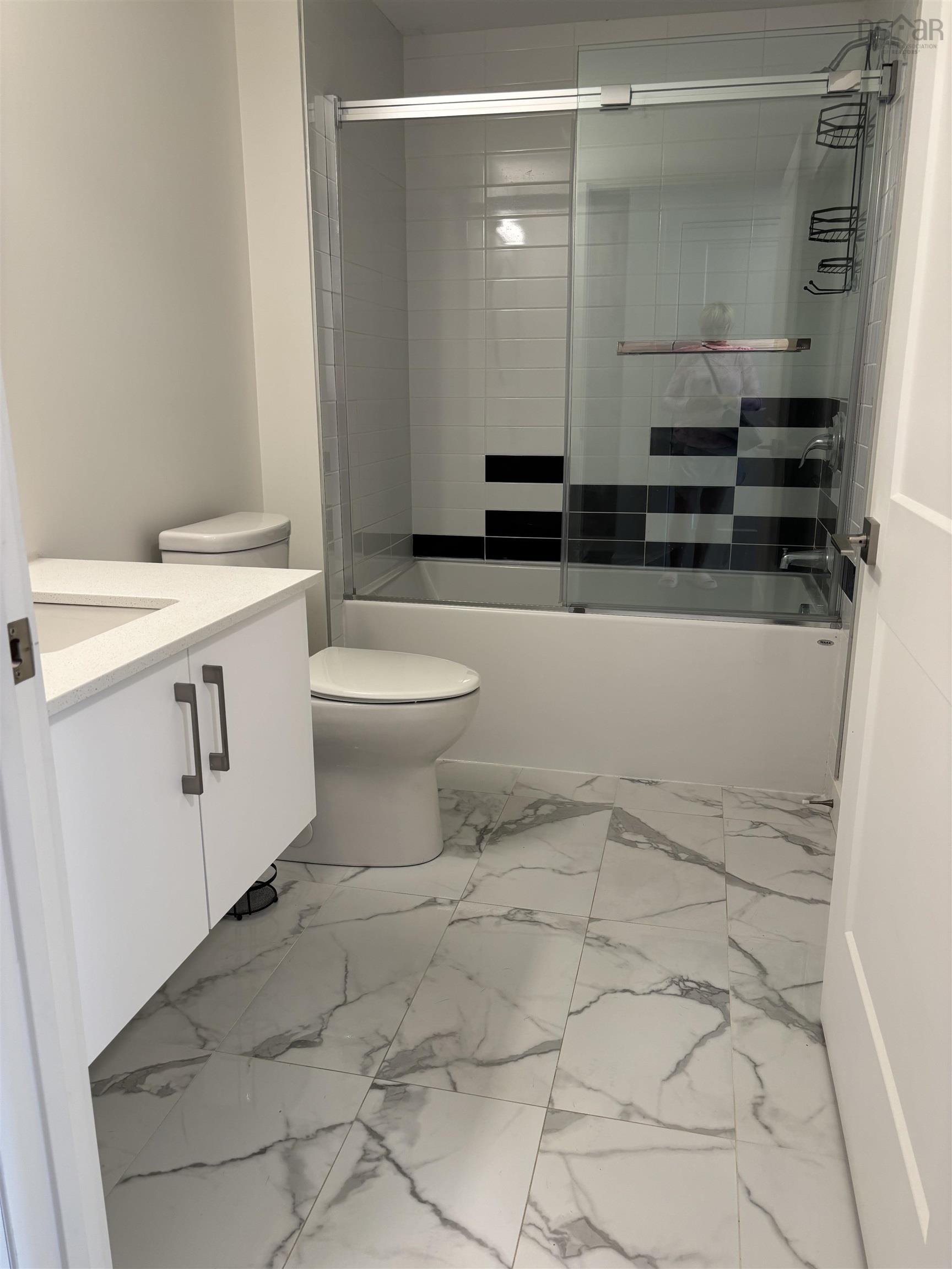 $399,900.00: 504 5684 West Street, Halifax