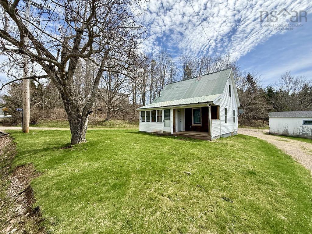 $205,000.00: 5718 Highway 2, Bass River