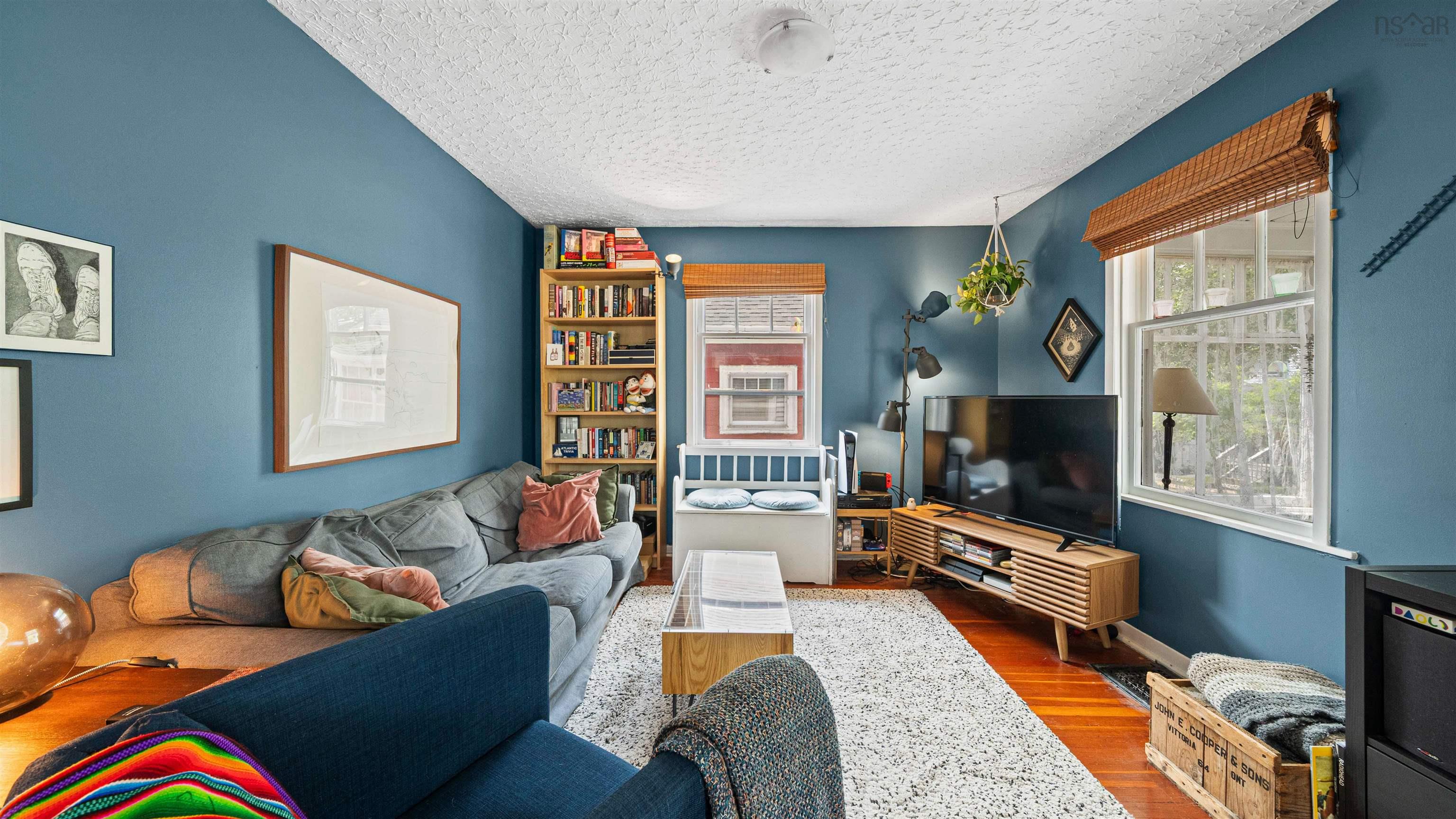 $399,900.00: 27 Brookside Avenue, Dartmouth