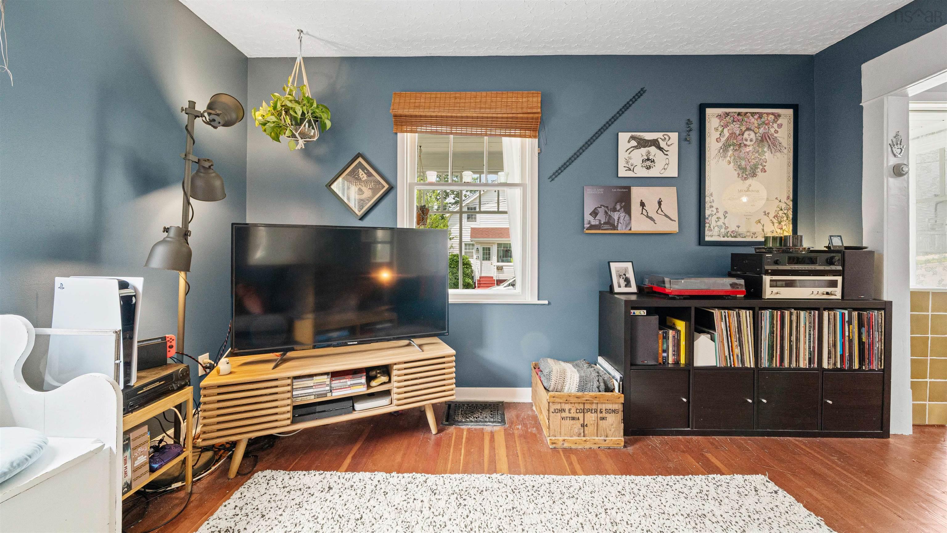 $399,900.00: 27 Brookside Avenue, Dartmouth