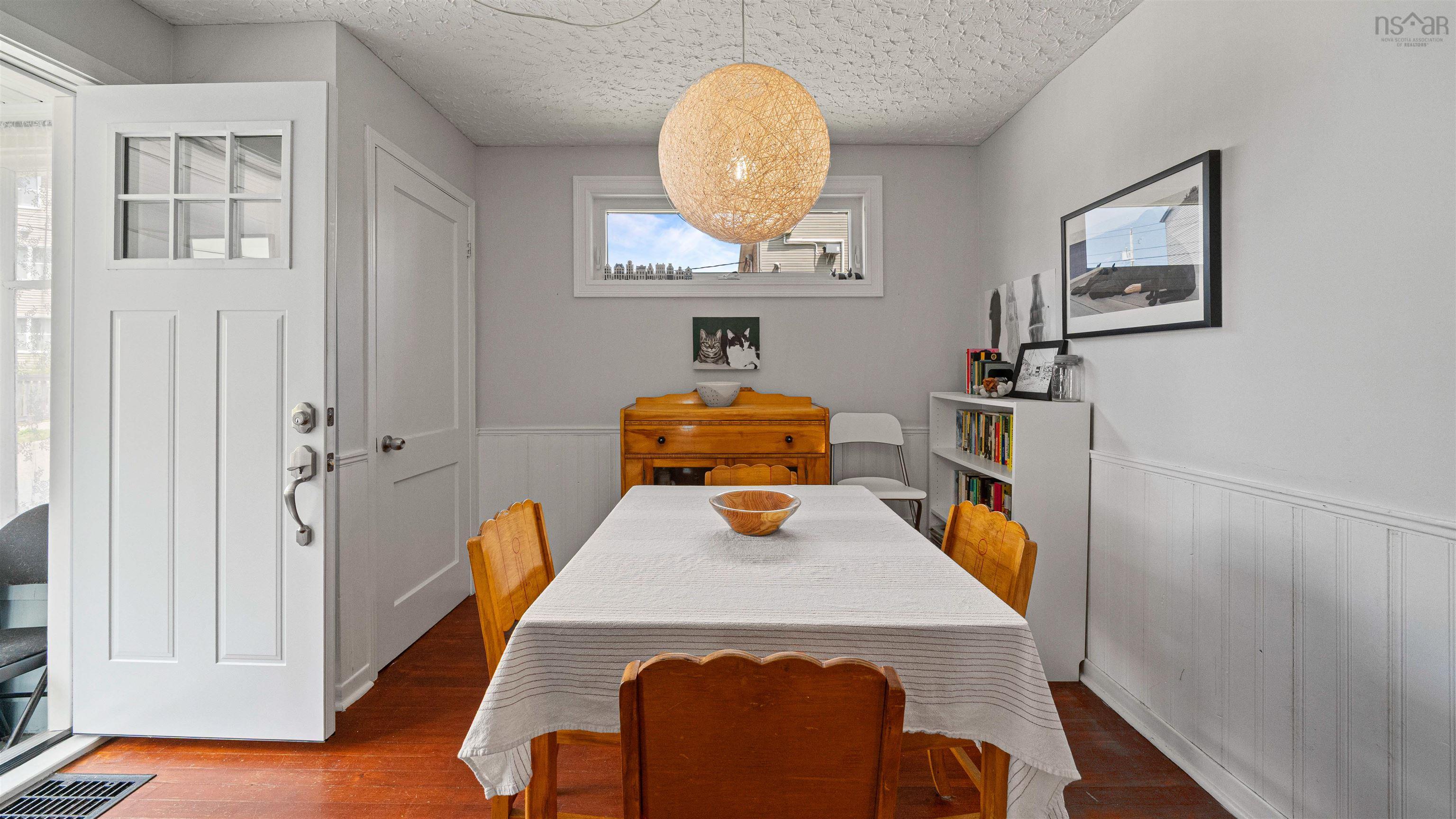 $399,900.00: 27 Brookside Avenue, Dartmouth