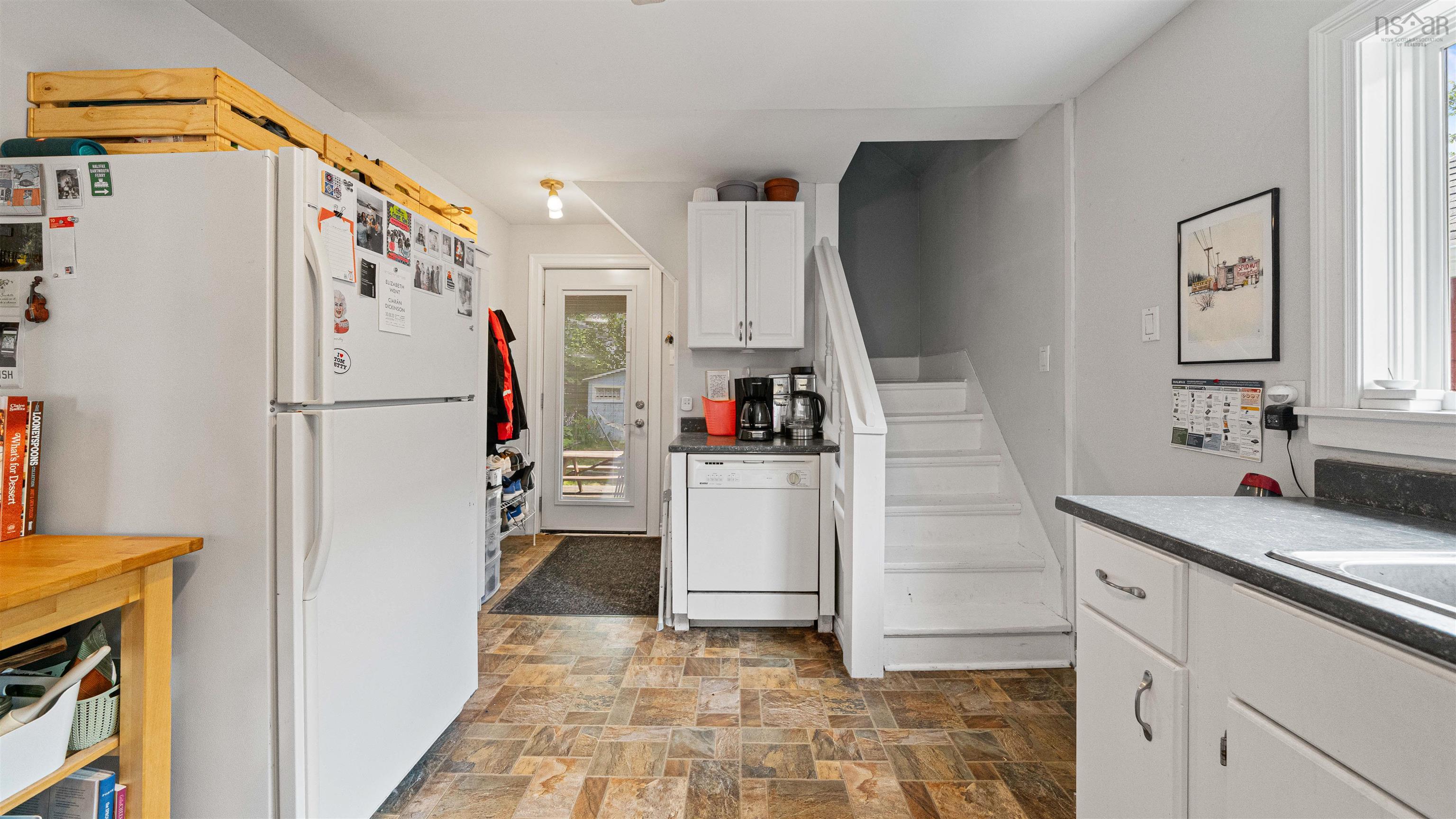 $399,900.00: 27 Brookside Avenue, Dartmouth