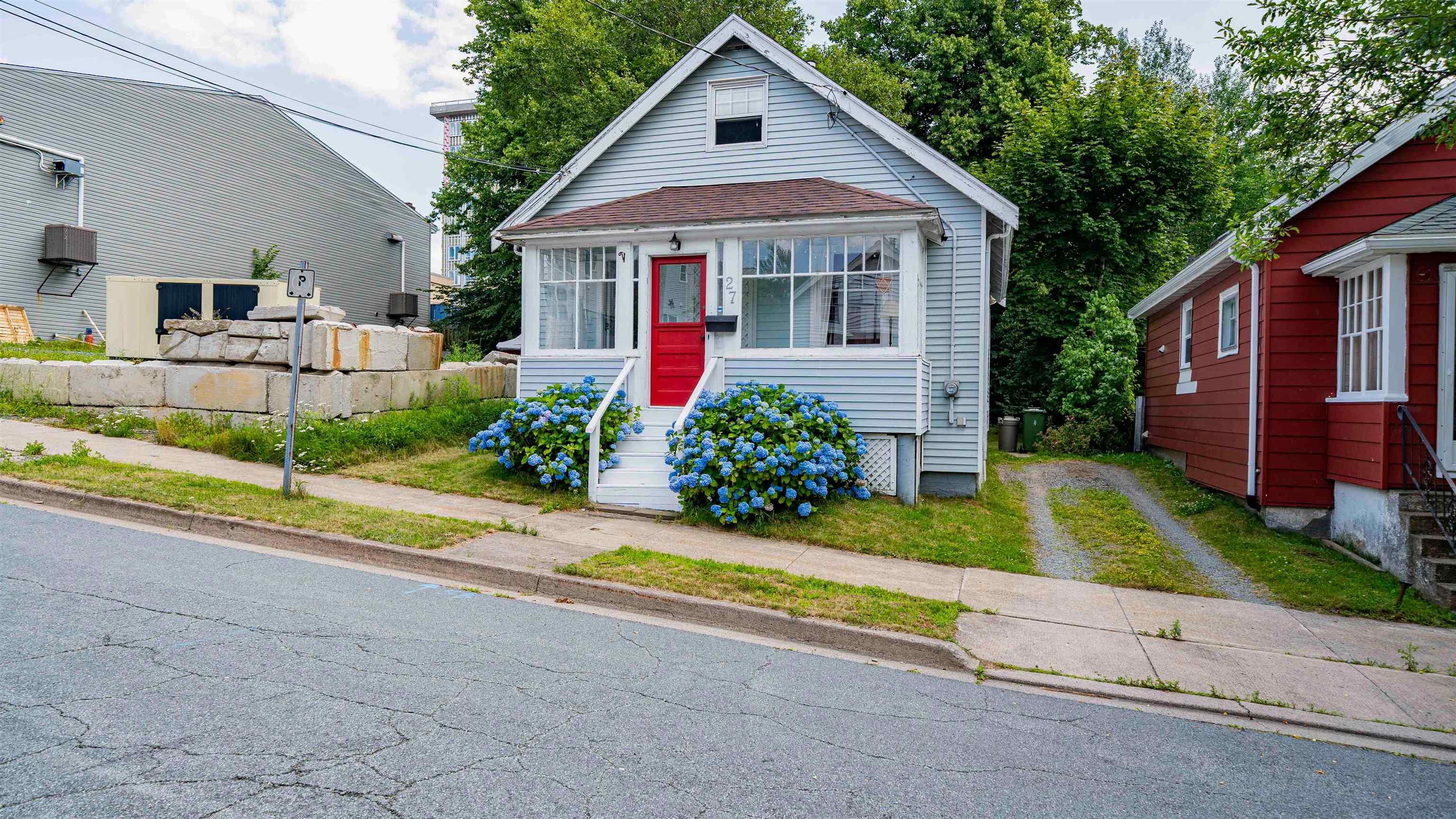 $399,900.00: 27 Brookside Avenue, Dartmouth