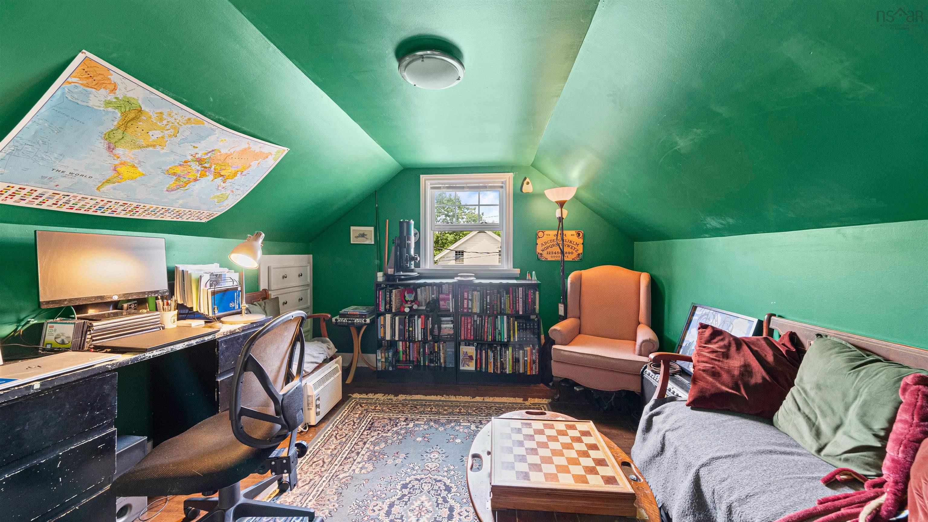 $399,900.00: 27 Brookside Avenue, Dartmouth