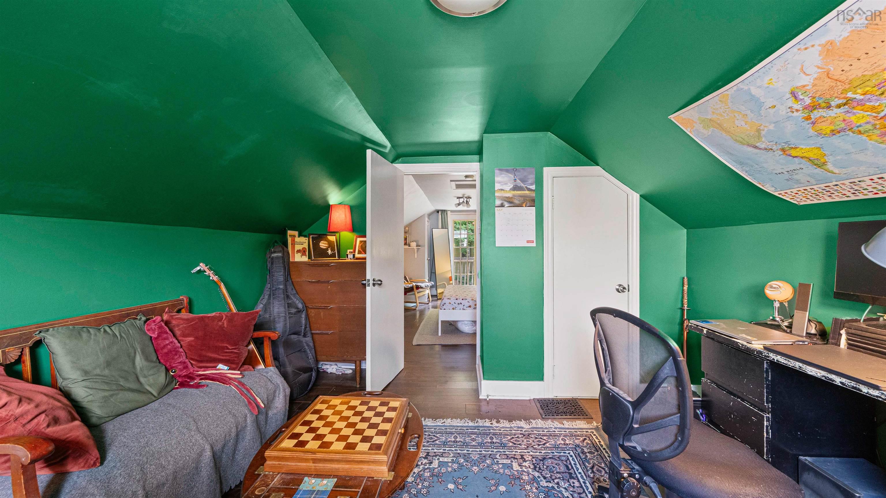 $399,900.00: 27 Brookside Avenue, Dartmouth