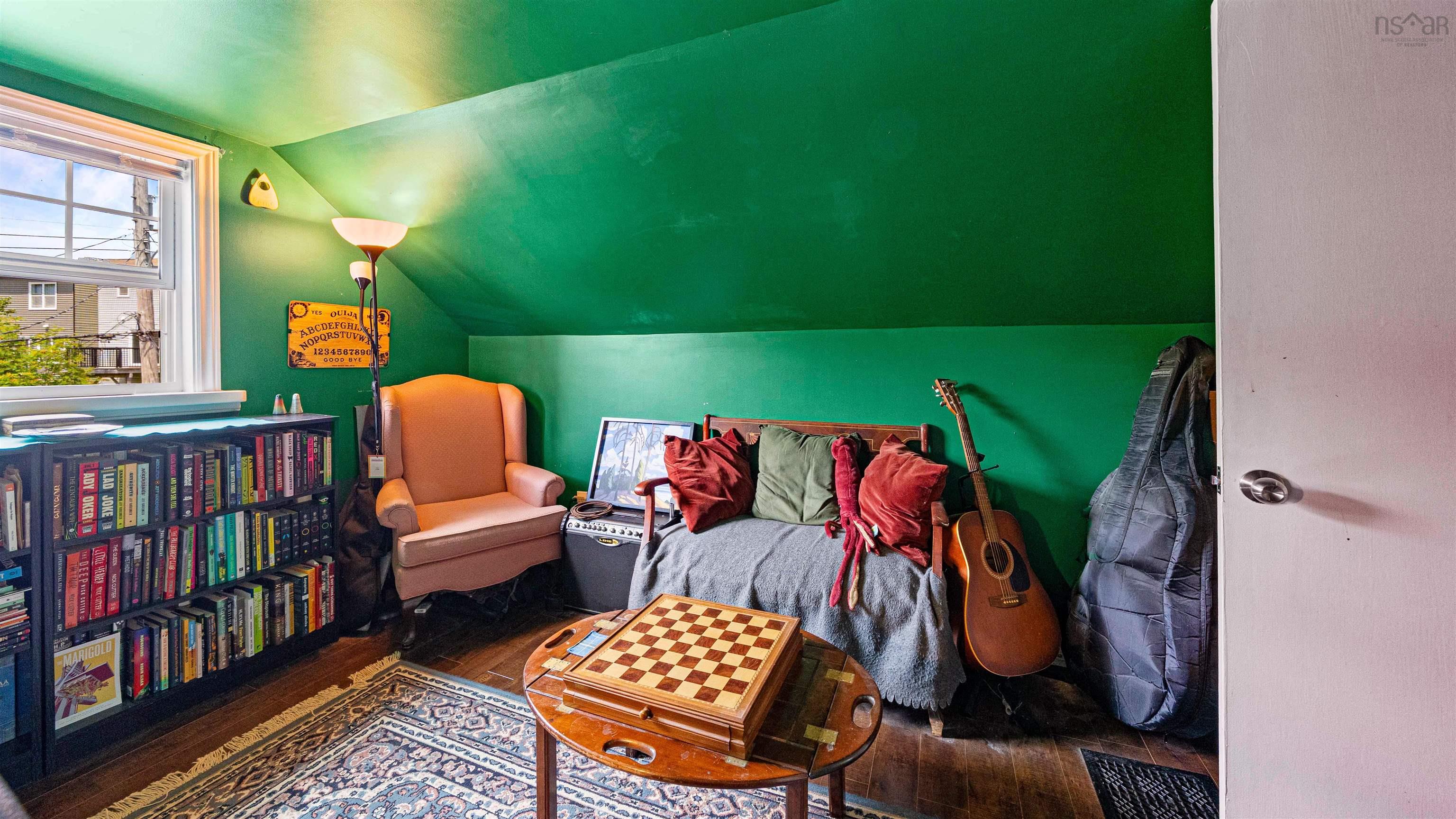 $399,900.00: 27 Brookside Avenue, Dartmouth