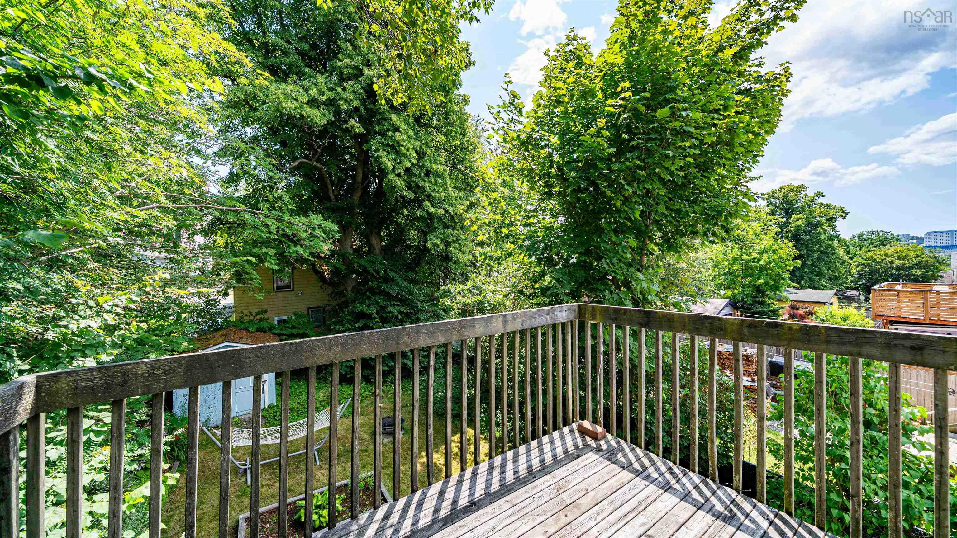 $399,900.00: 27 Brookside Avenue, Dartmouth