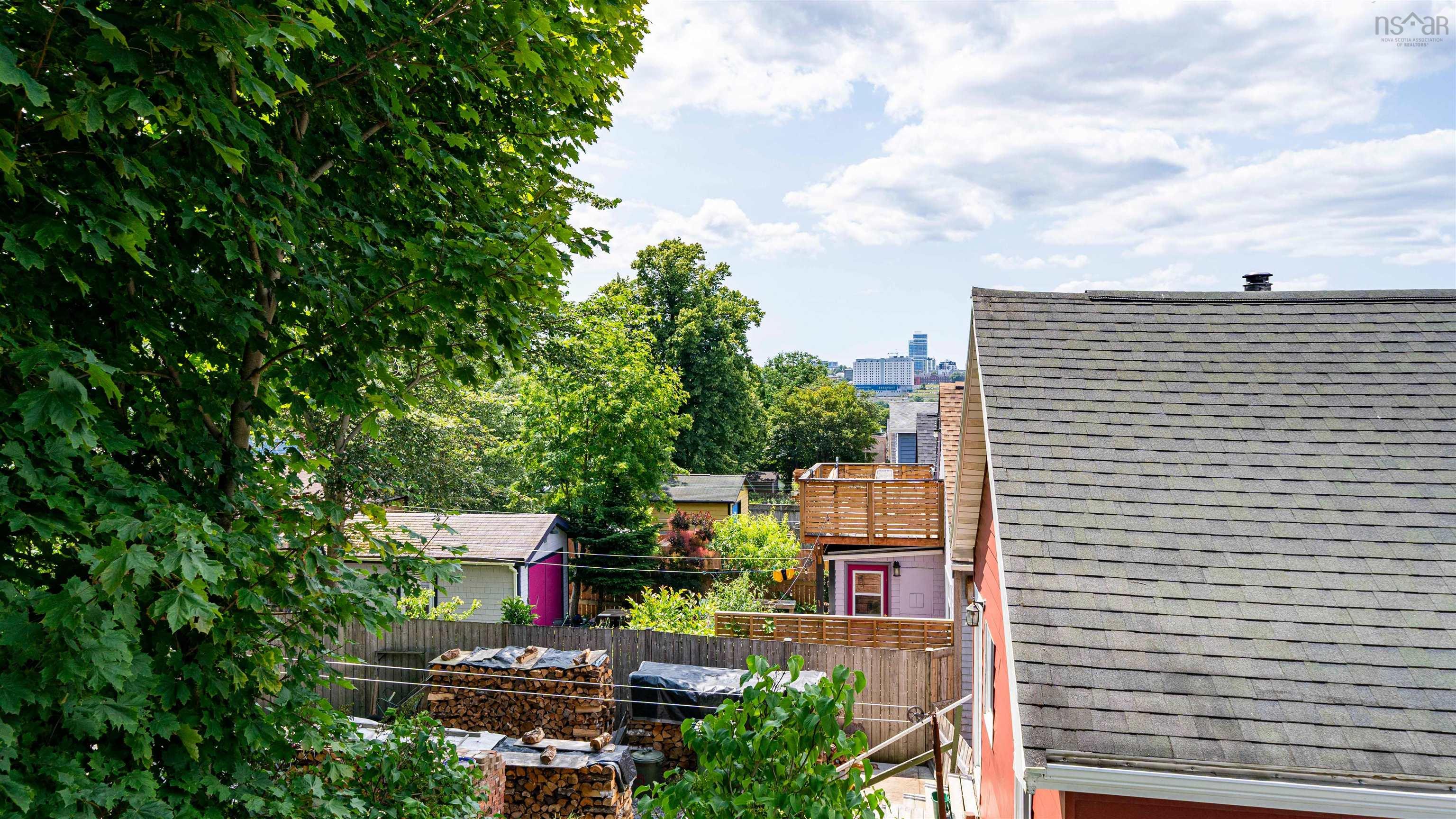 $399,900.00: 27 Brookside Avenue, Dartmouth