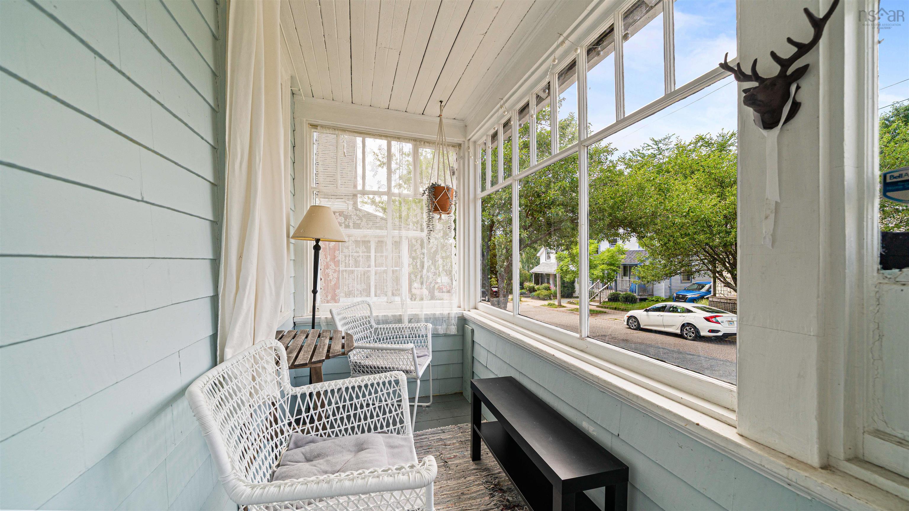 $399,900.00: 27 Brookside Avenue, Dartmouth