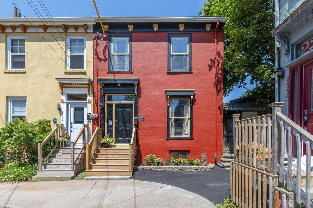 $799,900.00: 2335 Princess Place, Halifax