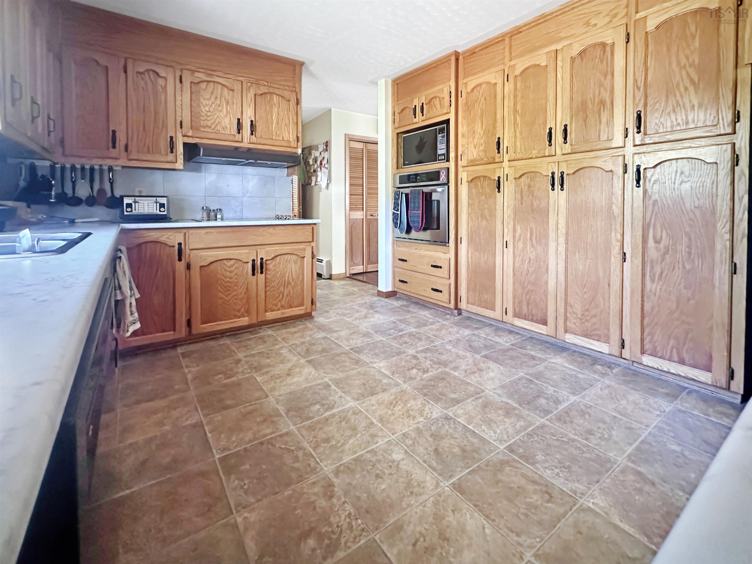 $495,000.00: 352 Lawrence Road, Rockland