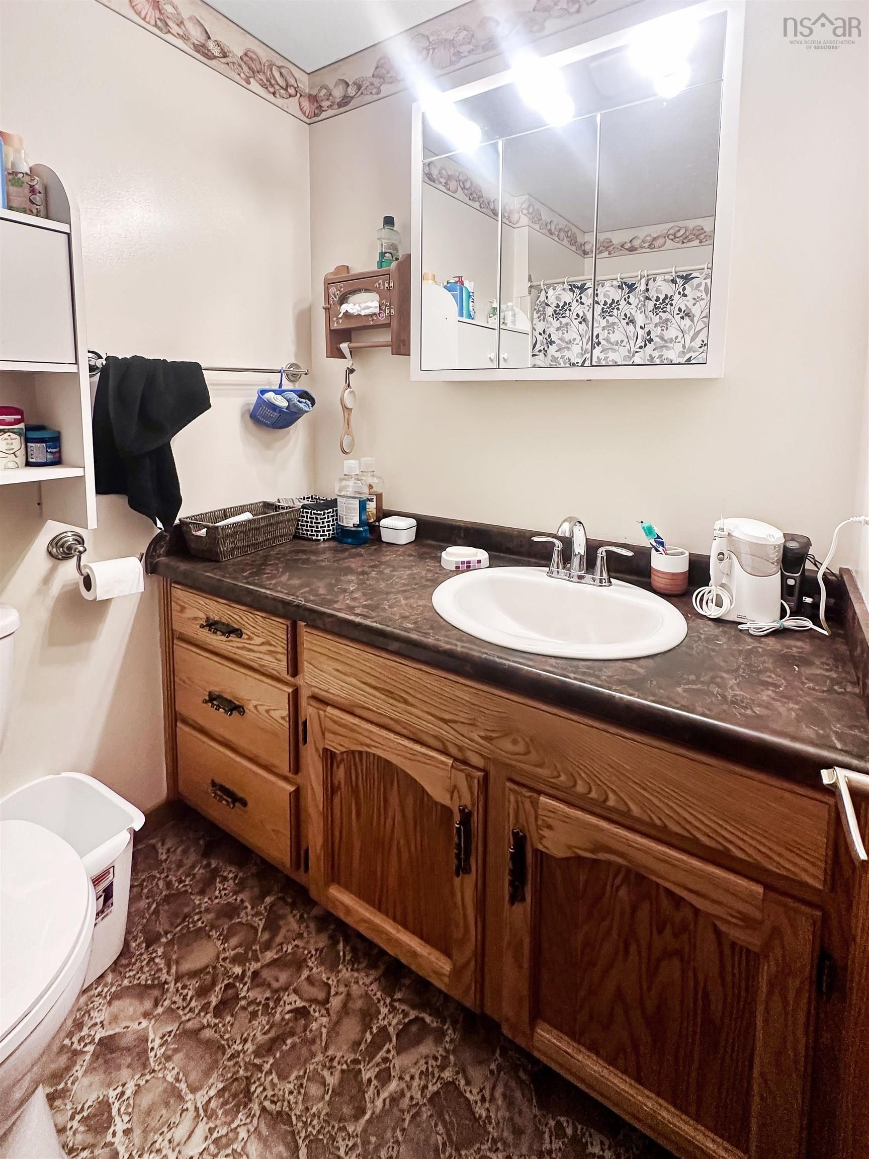 $495,000.00: 352 Lawrence Road, Rockland