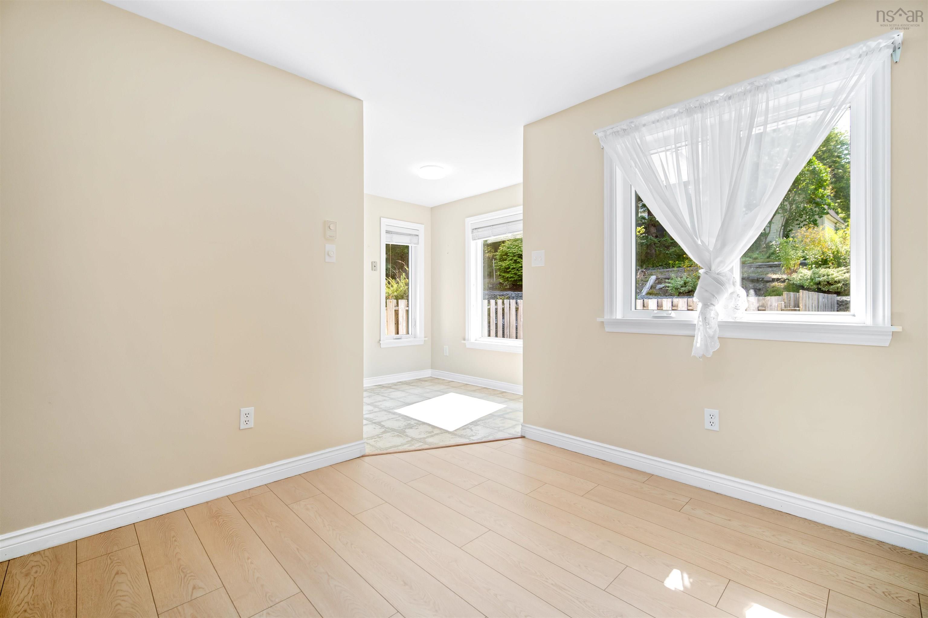 $549,900.00: 10 Joaquina Crt, Dartmouth