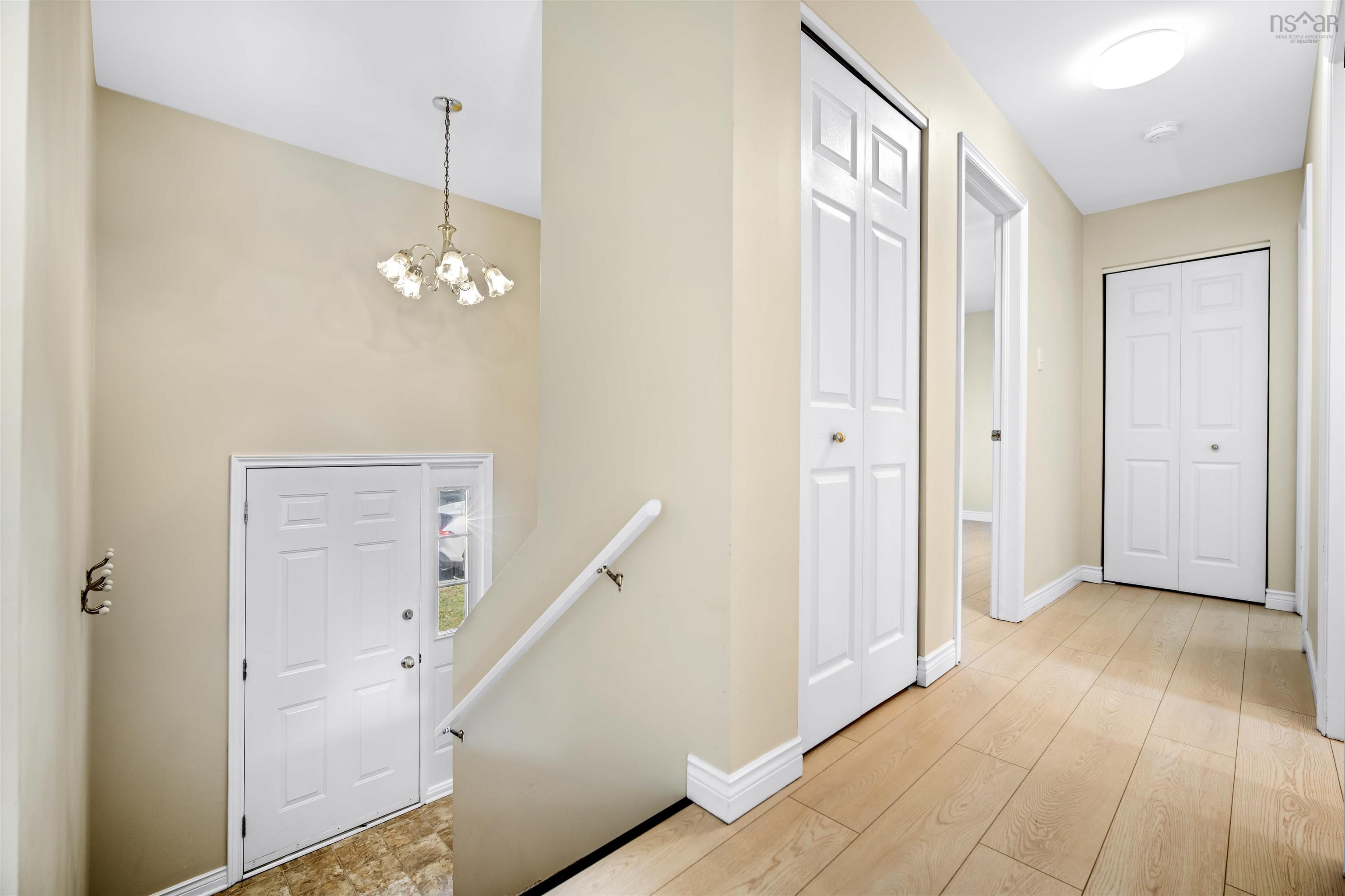 $549,900.00: 10 Joaquina Crt, Dartmouth