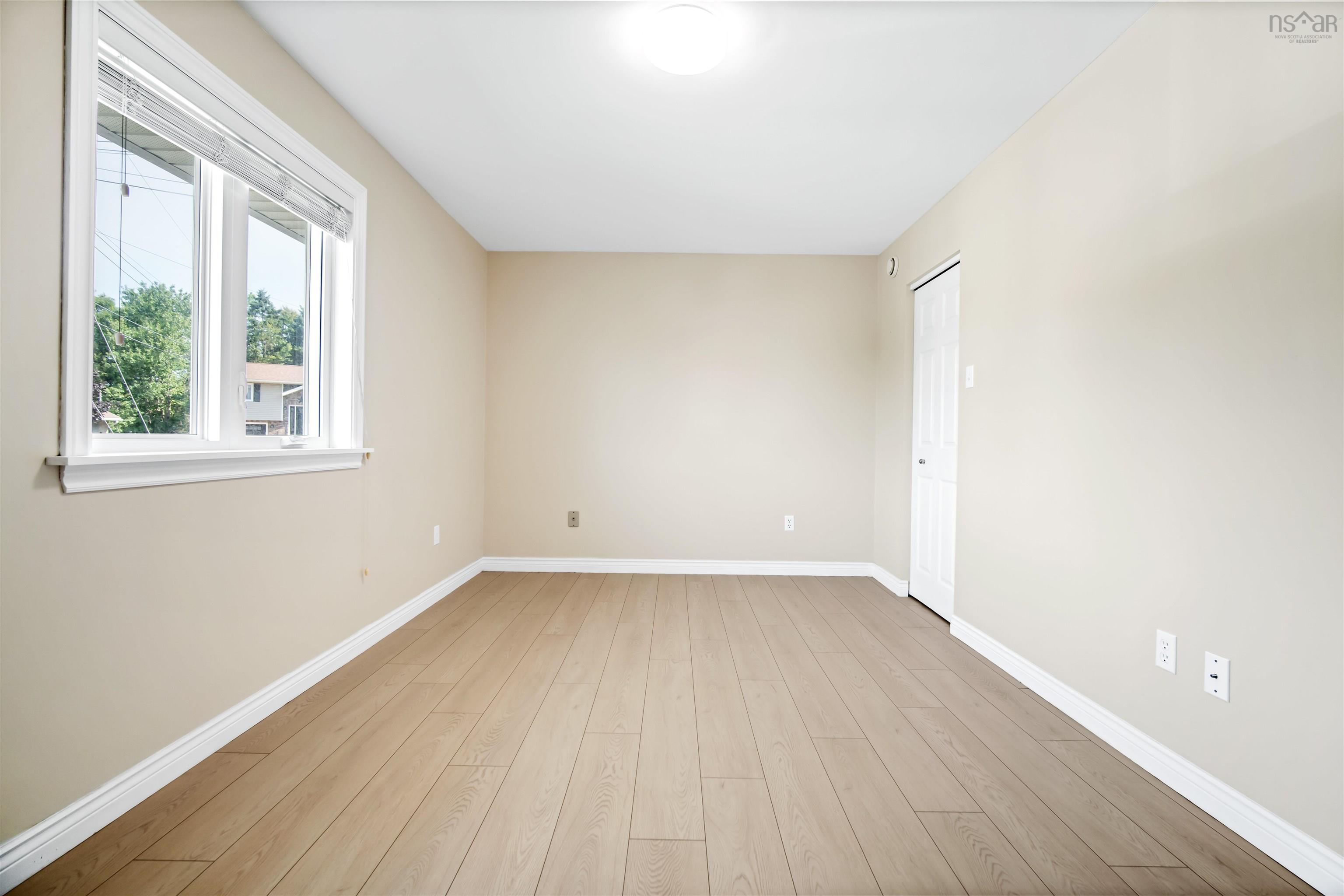 $549,900.00: 10 Joaquina Crt, Dartmouth