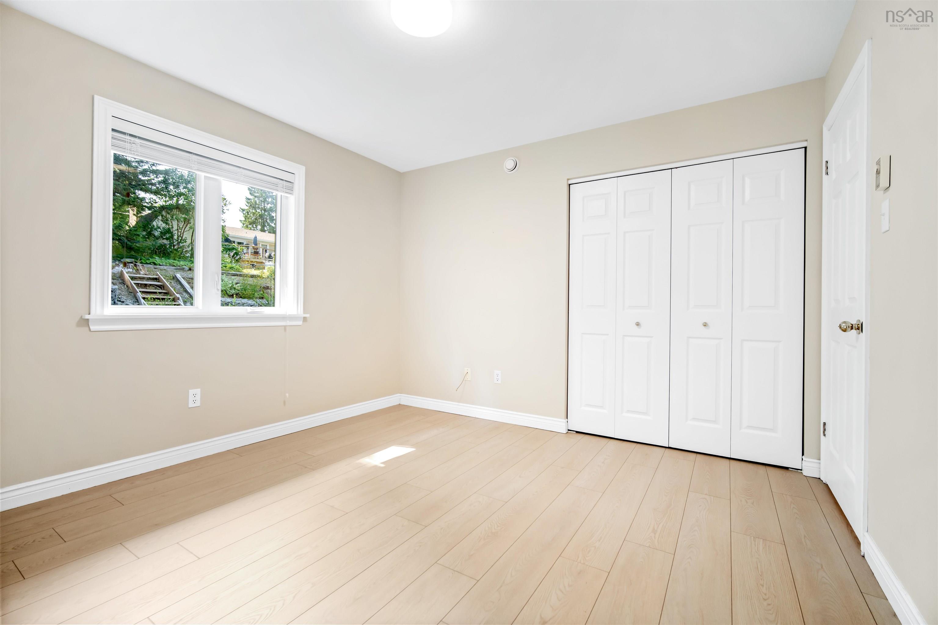 $549,900.00: 10 Joaquina Crt, Dartmouth