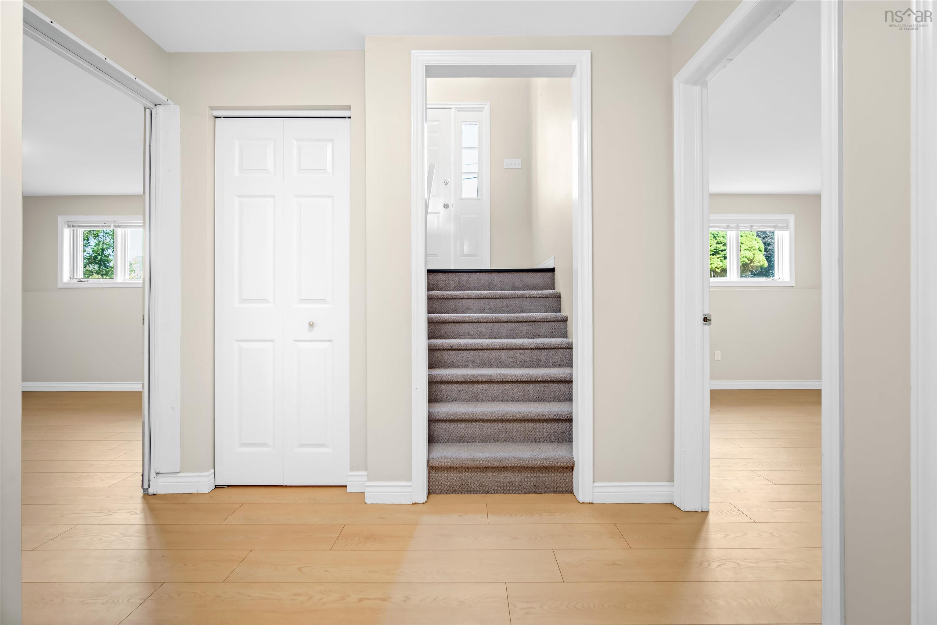 $549,900.00: 10 Joaquina Crt, Dartmouth