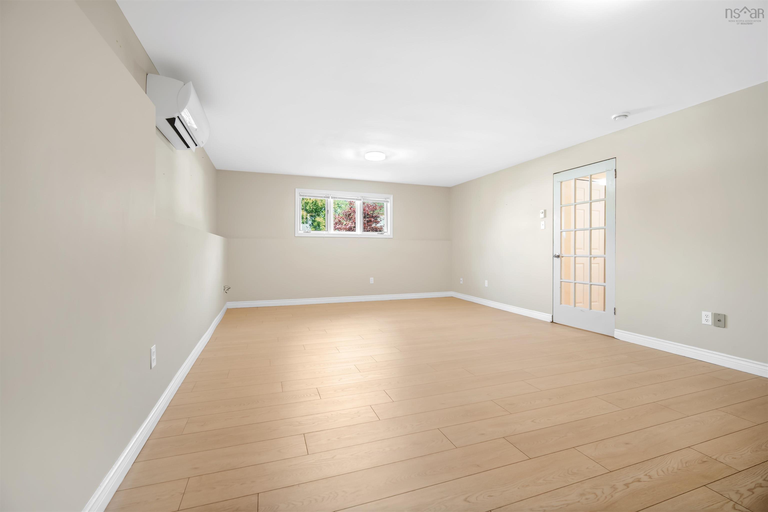 $549,900.00: 10 Joaquina Crt, Dartmouth