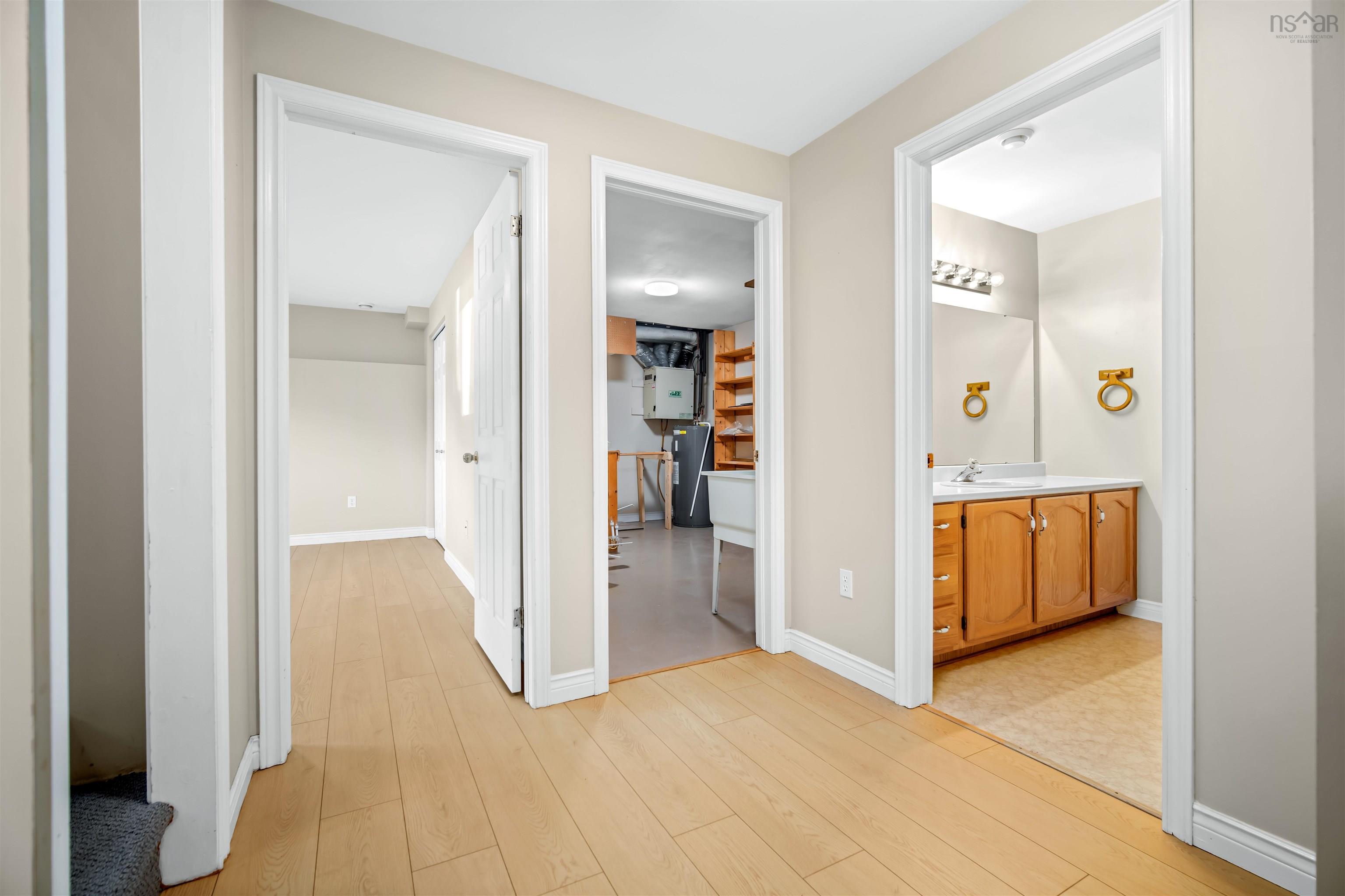 $549,900.00: 10 Joaquina Crt, Dartmouth