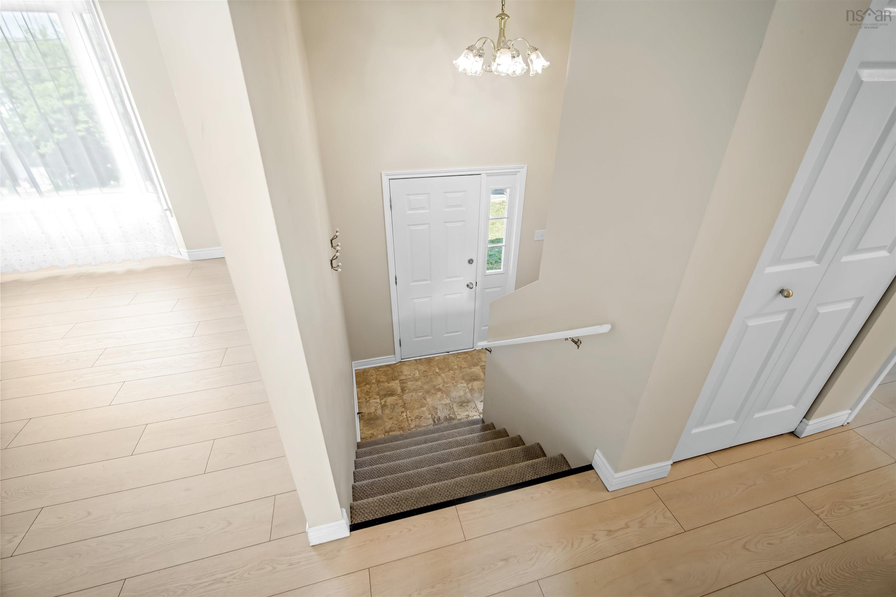 $549,900.00: 10 Joaquina Crt, Dartmouth