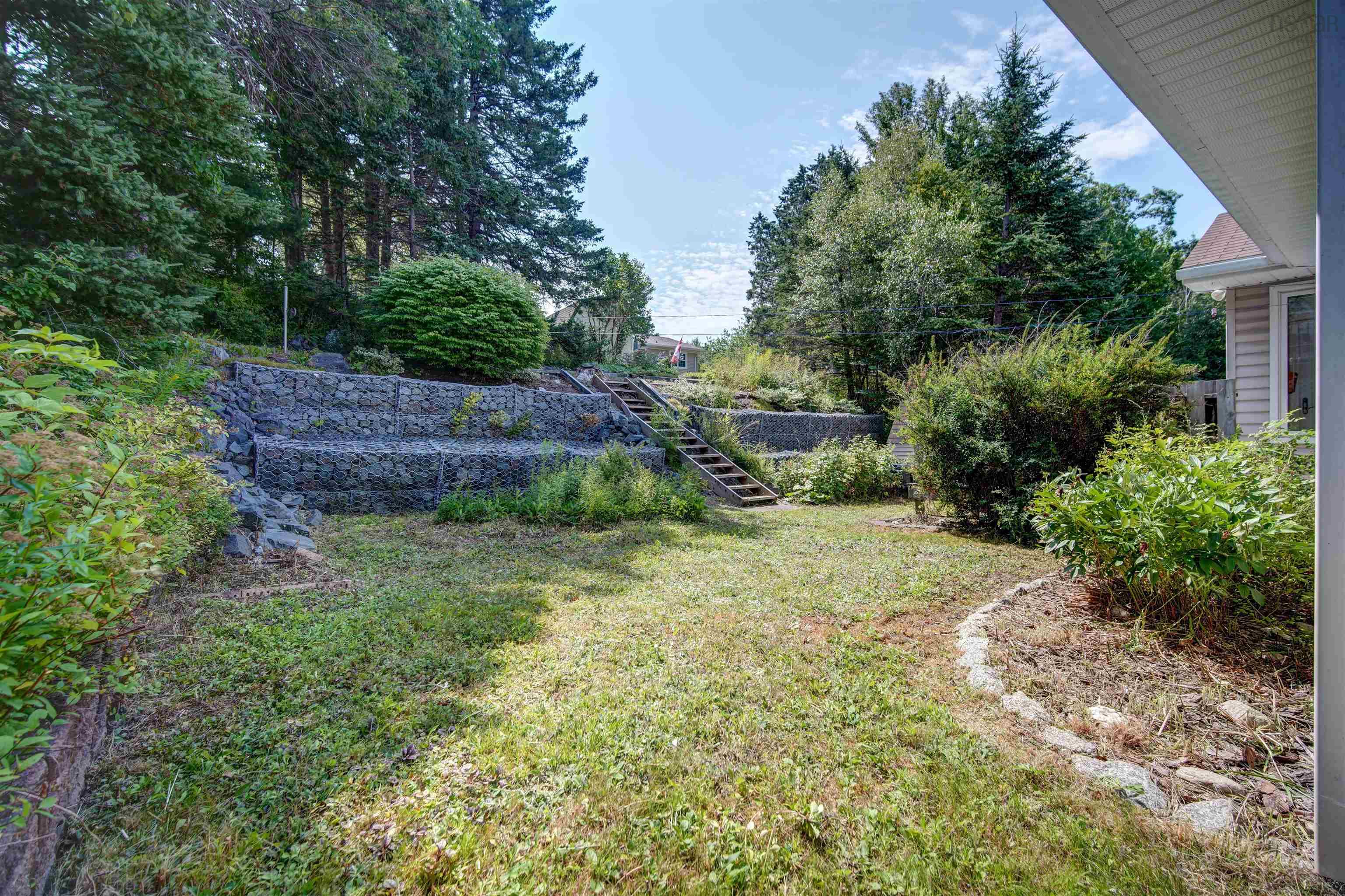 $549,900.00: 10 Joaquina Crt, Dartmouth