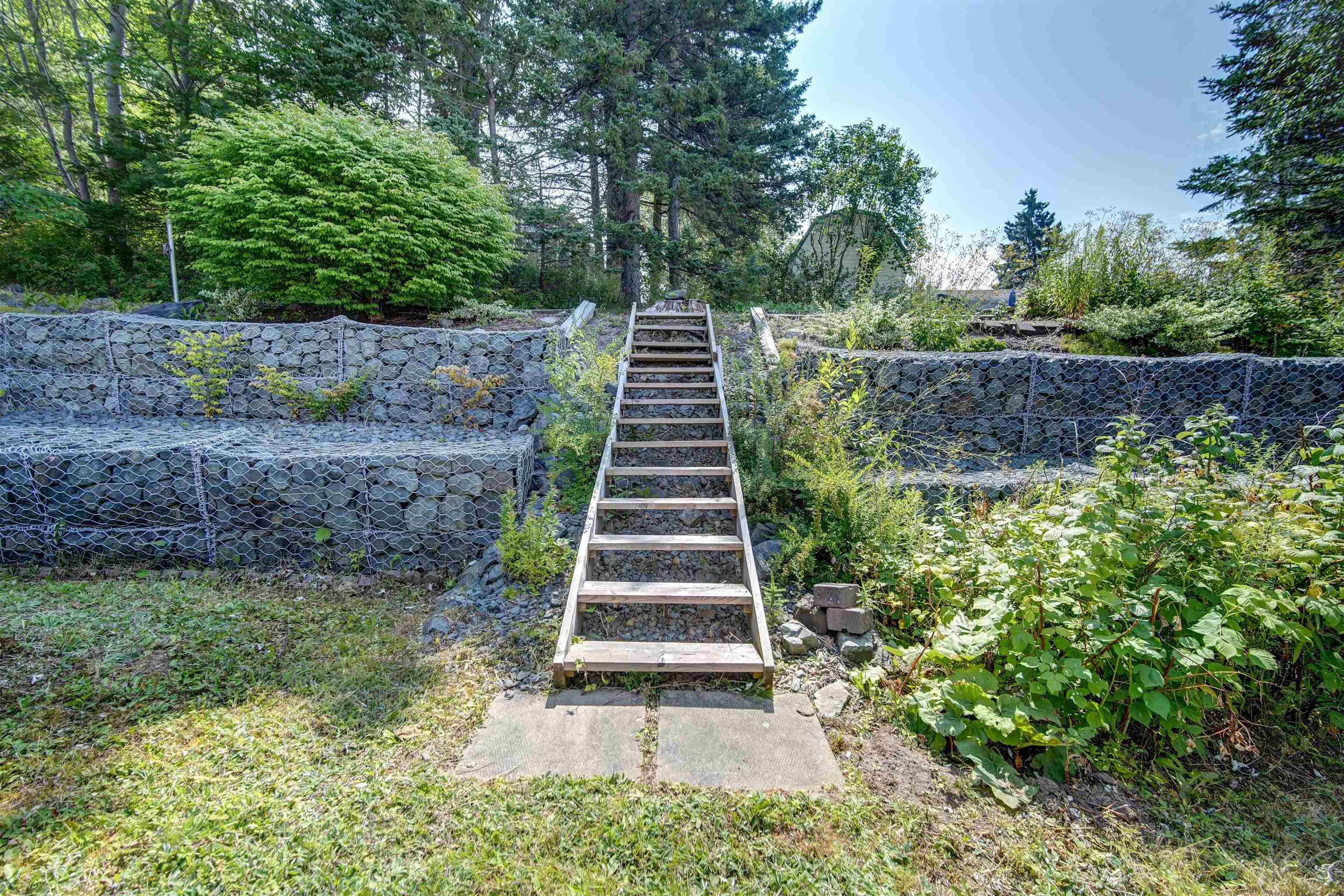 $549,900.00: 10 Joaquina Crt, Dartmouth