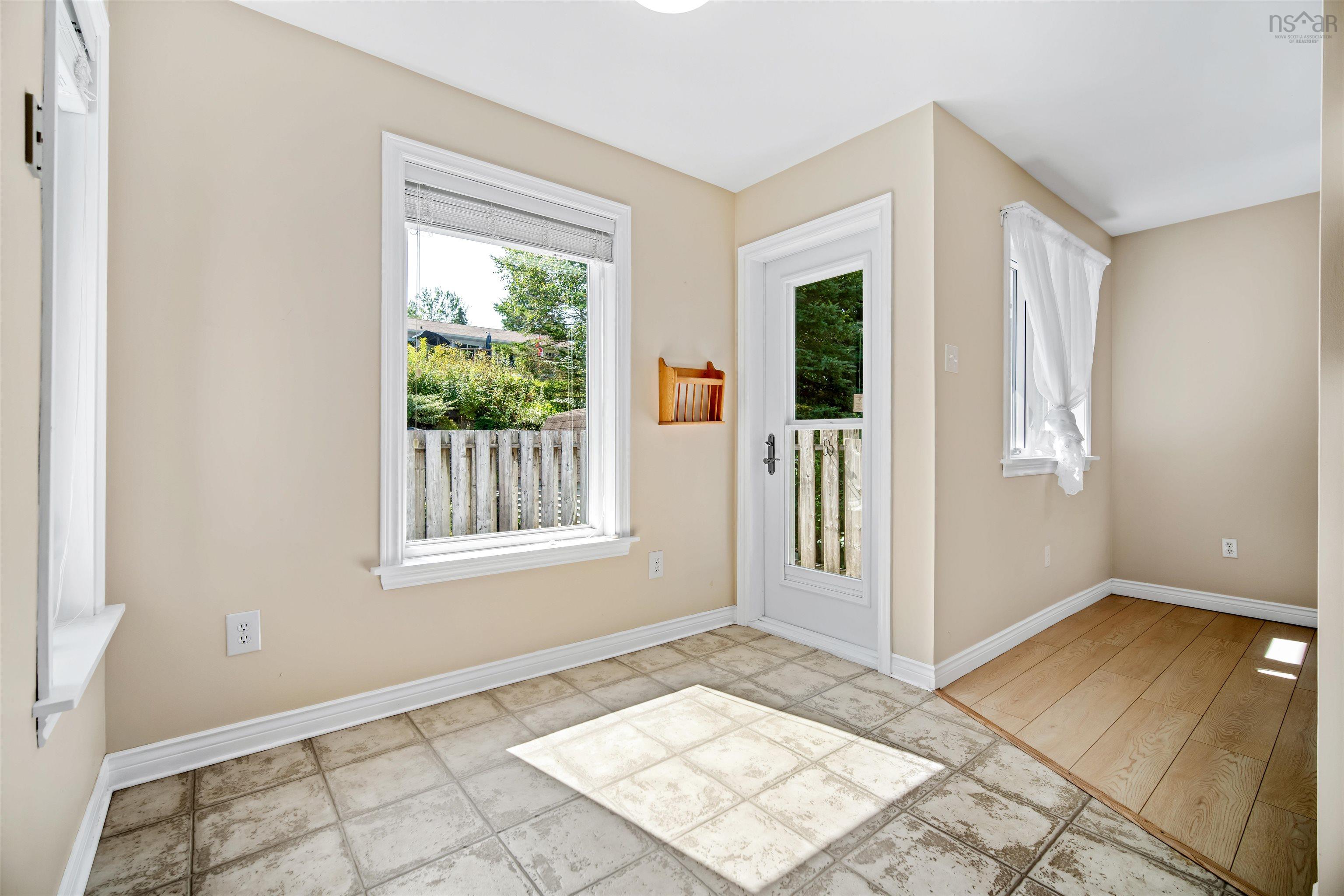 $549,900.00: 10 Joaquina Crt, Dartmouth