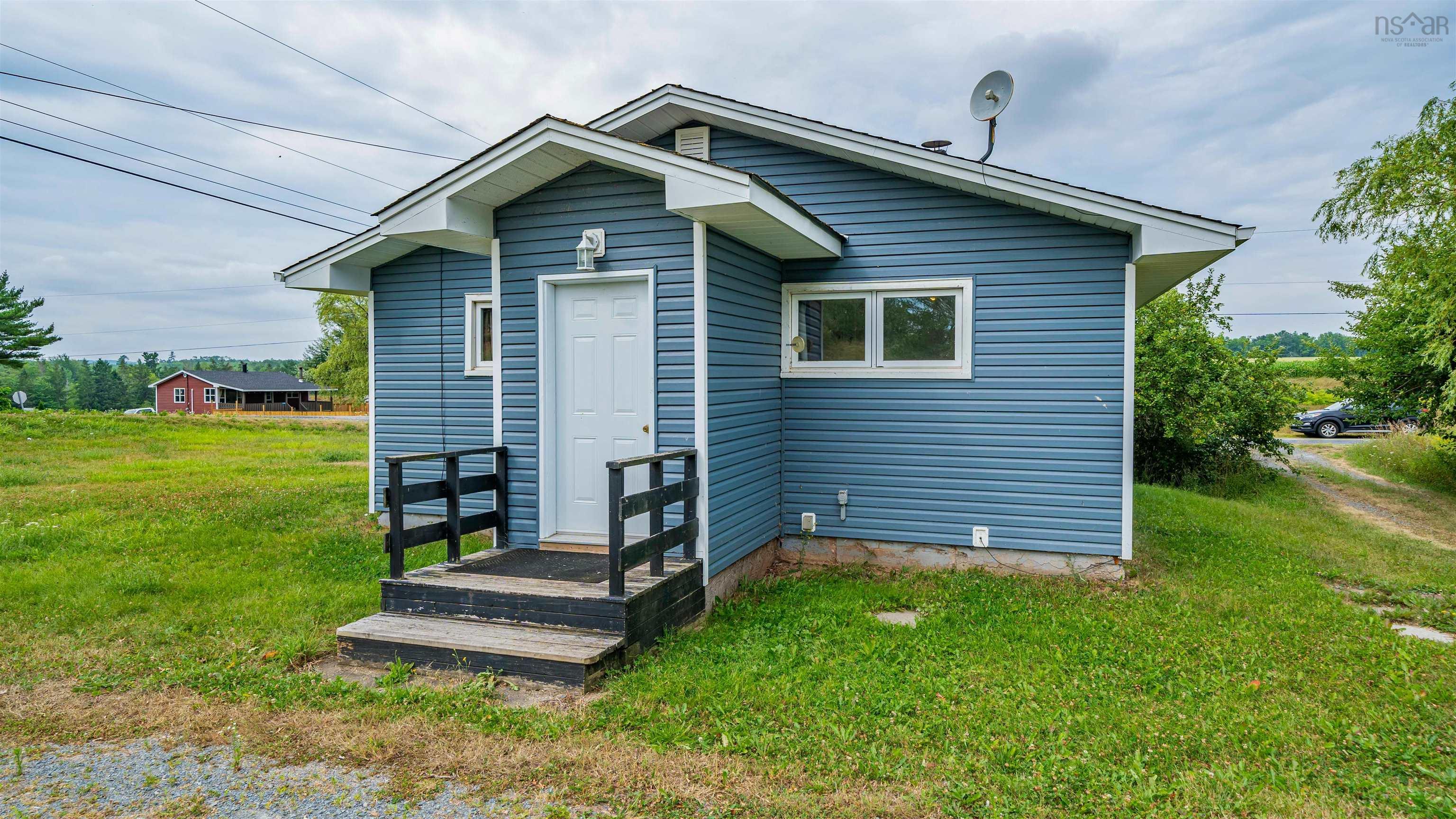 $195,000.00: 9347 14 Highway, Woodville