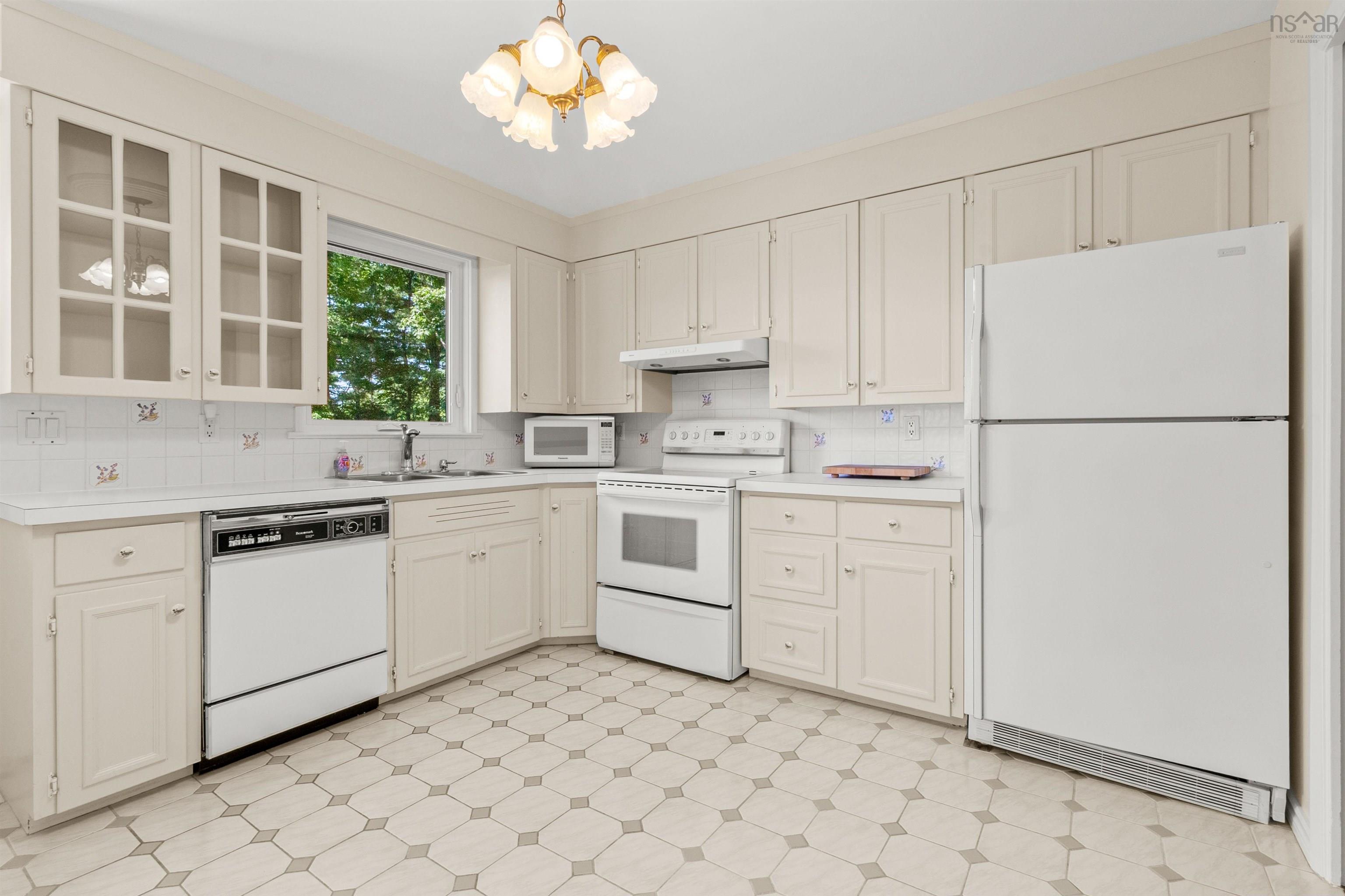 $575,000.00: 89 Ridge Avenue, Waverley