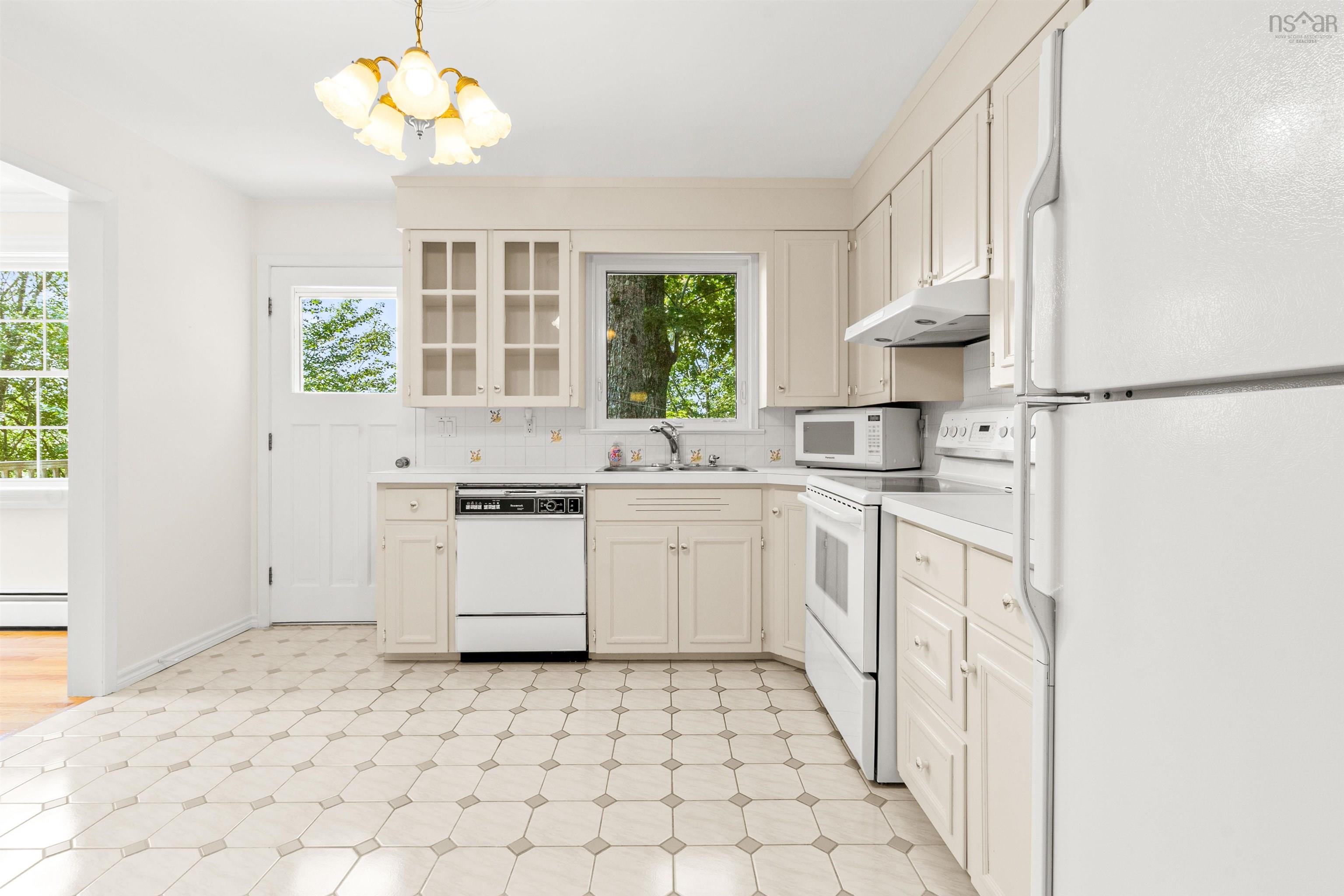 $575,000.00: 89 Ridge Avenue, Waverley