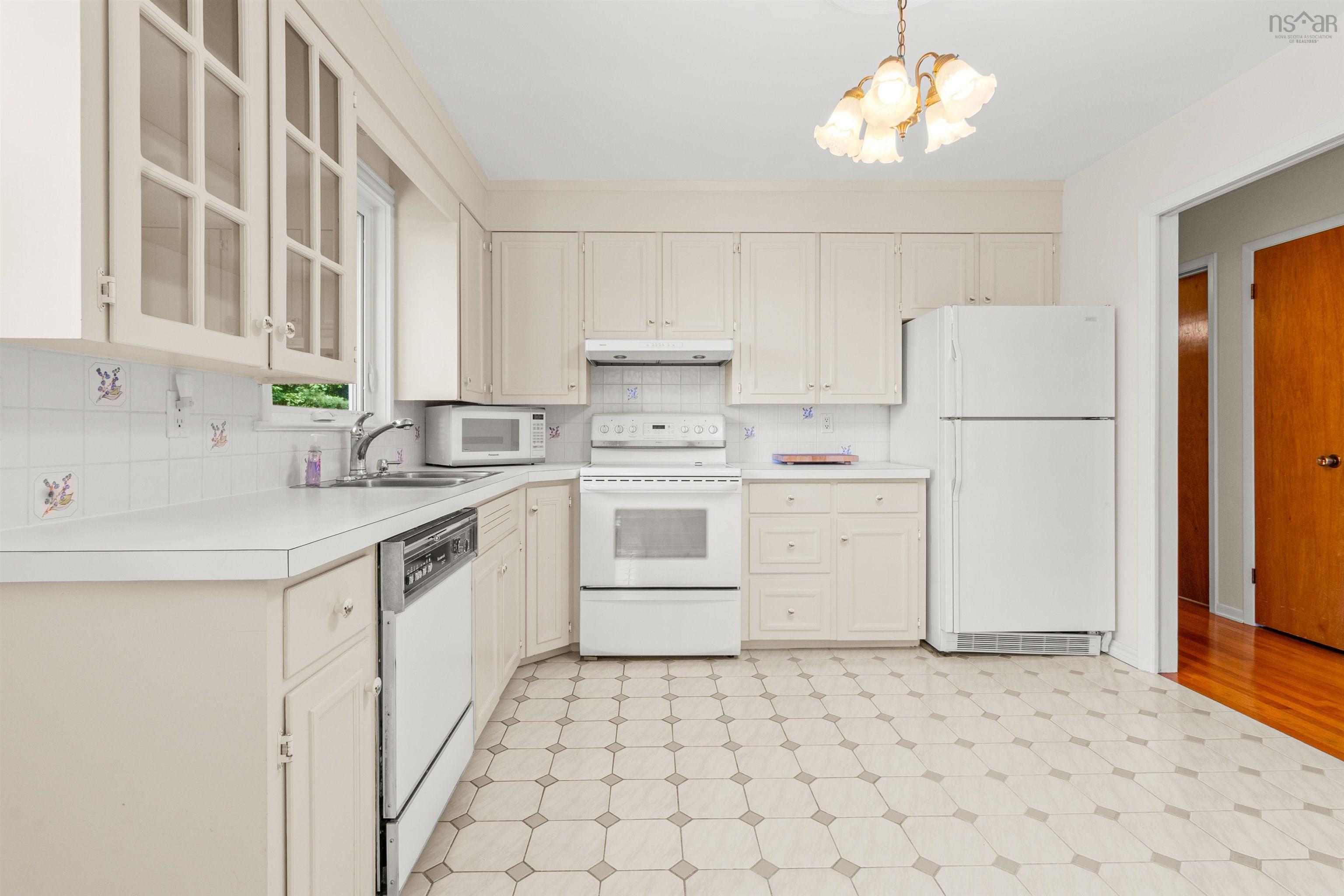 $575,000.00: 89 Ridge Avenue, Waverley