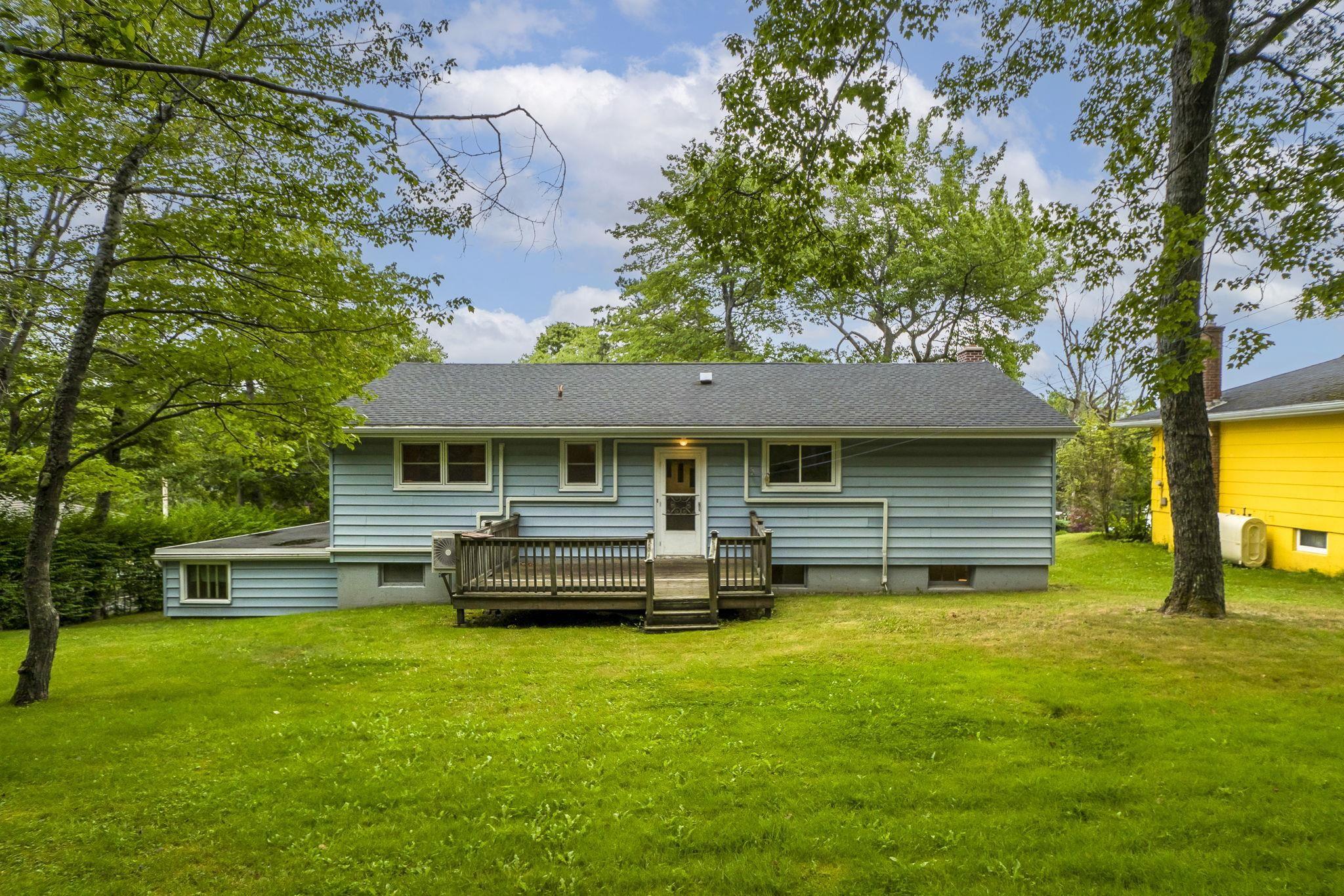 $649,000.00: 4 Broadholme Lane, Halifax