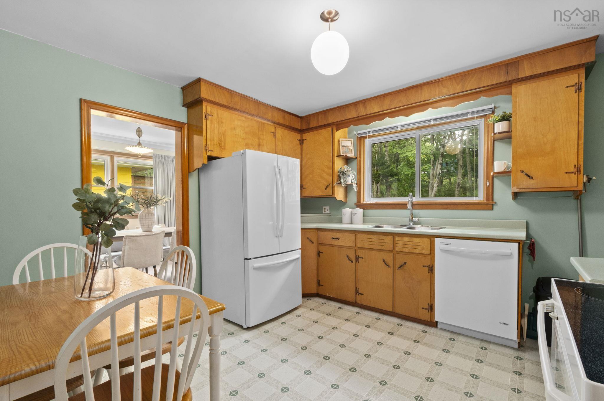 $649,000.00: 4 Broadholme Lane, Halifax