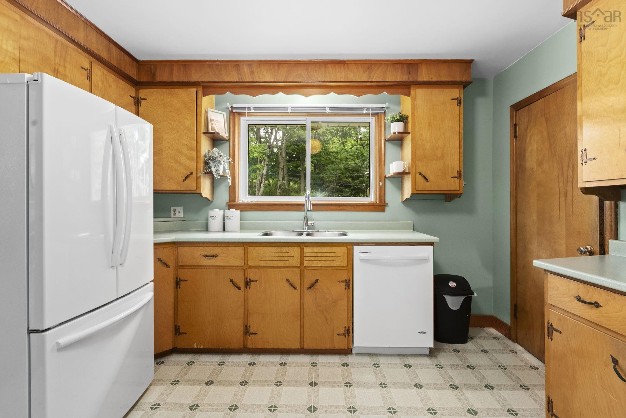 $649,000.00: 4 Broadholme Lane, Halifax