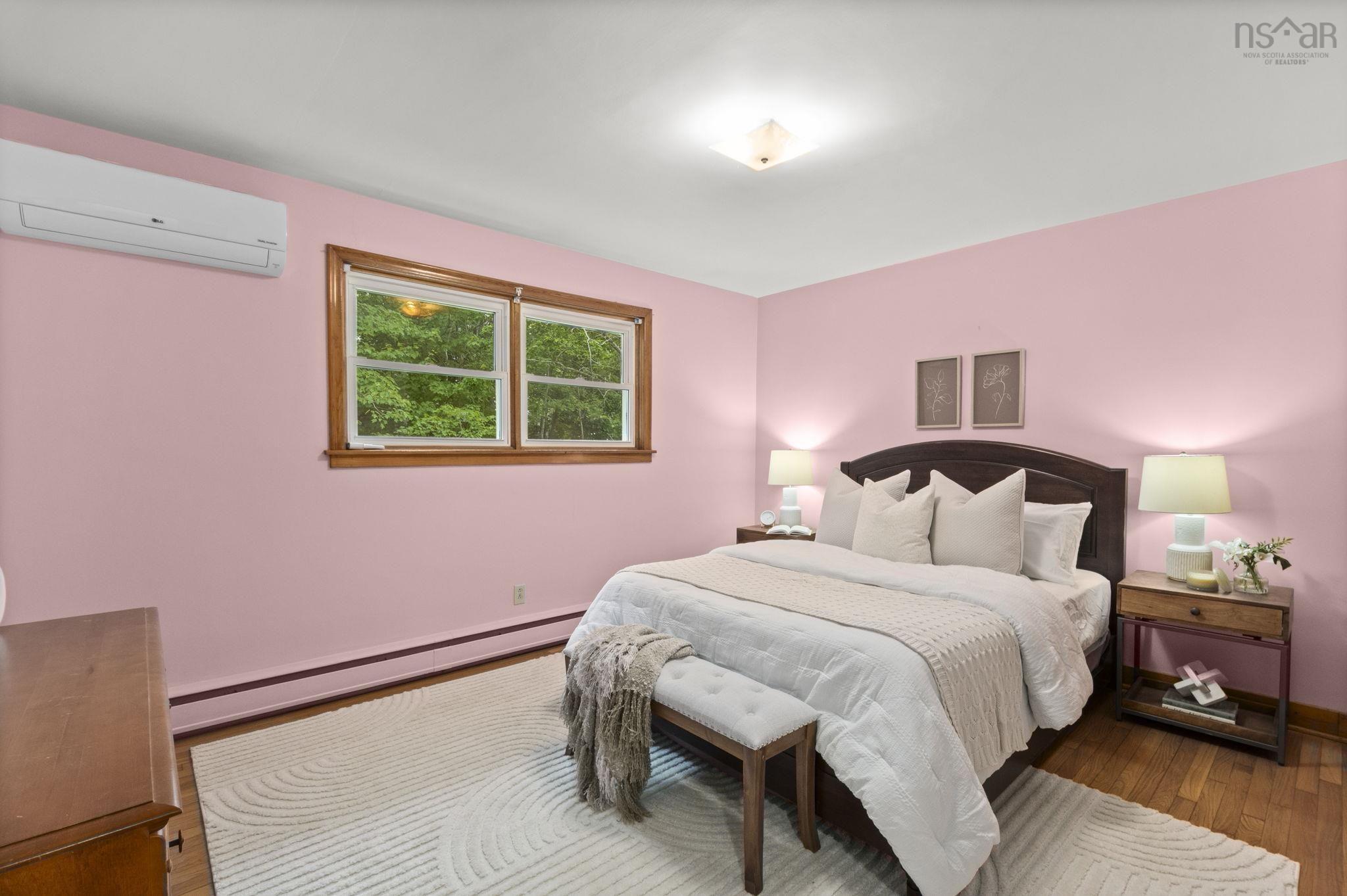 $649,000.00: 4 Broadholme Lane, Halifax