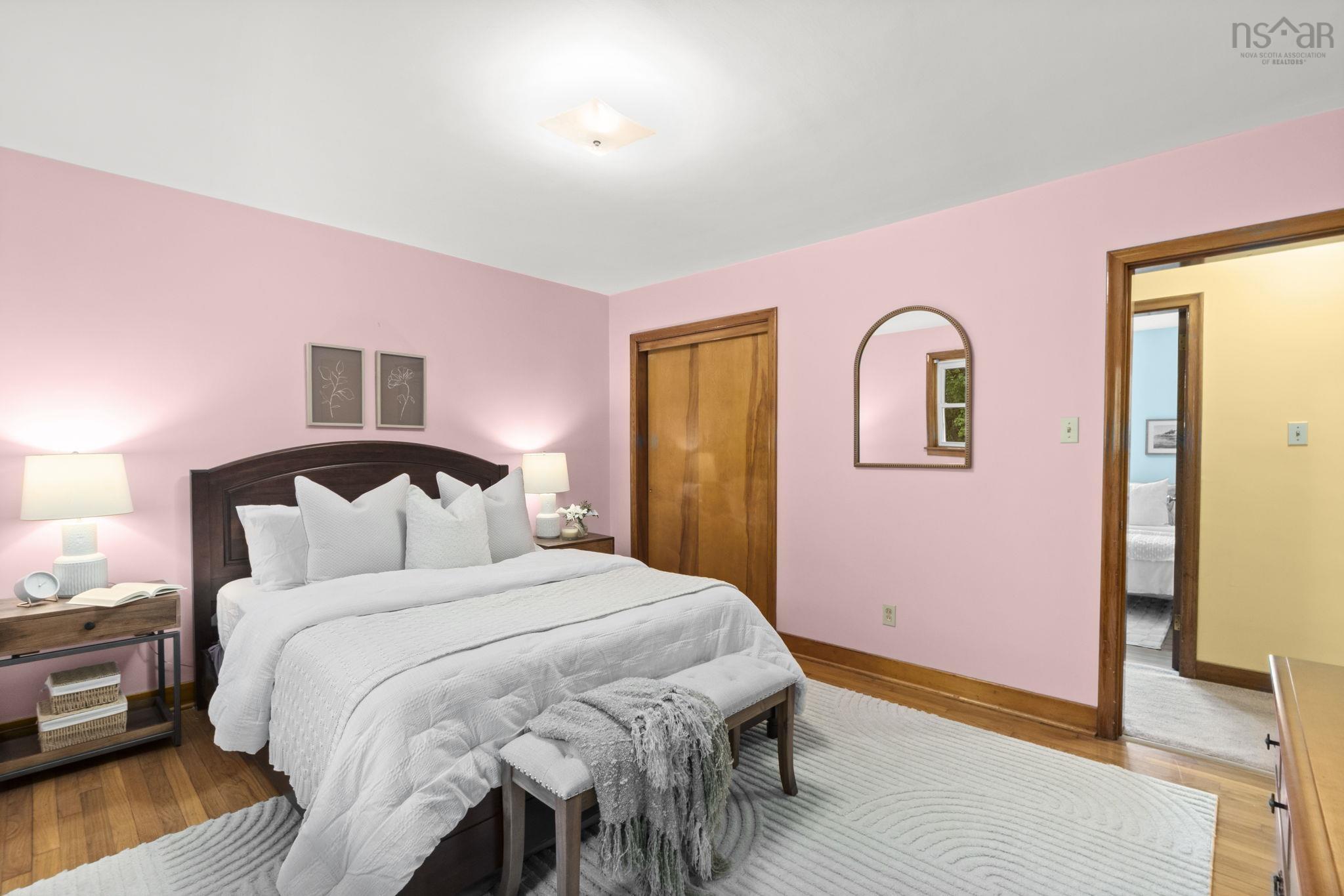 $649,000.00: 4 Broadholme Lane, Halifax