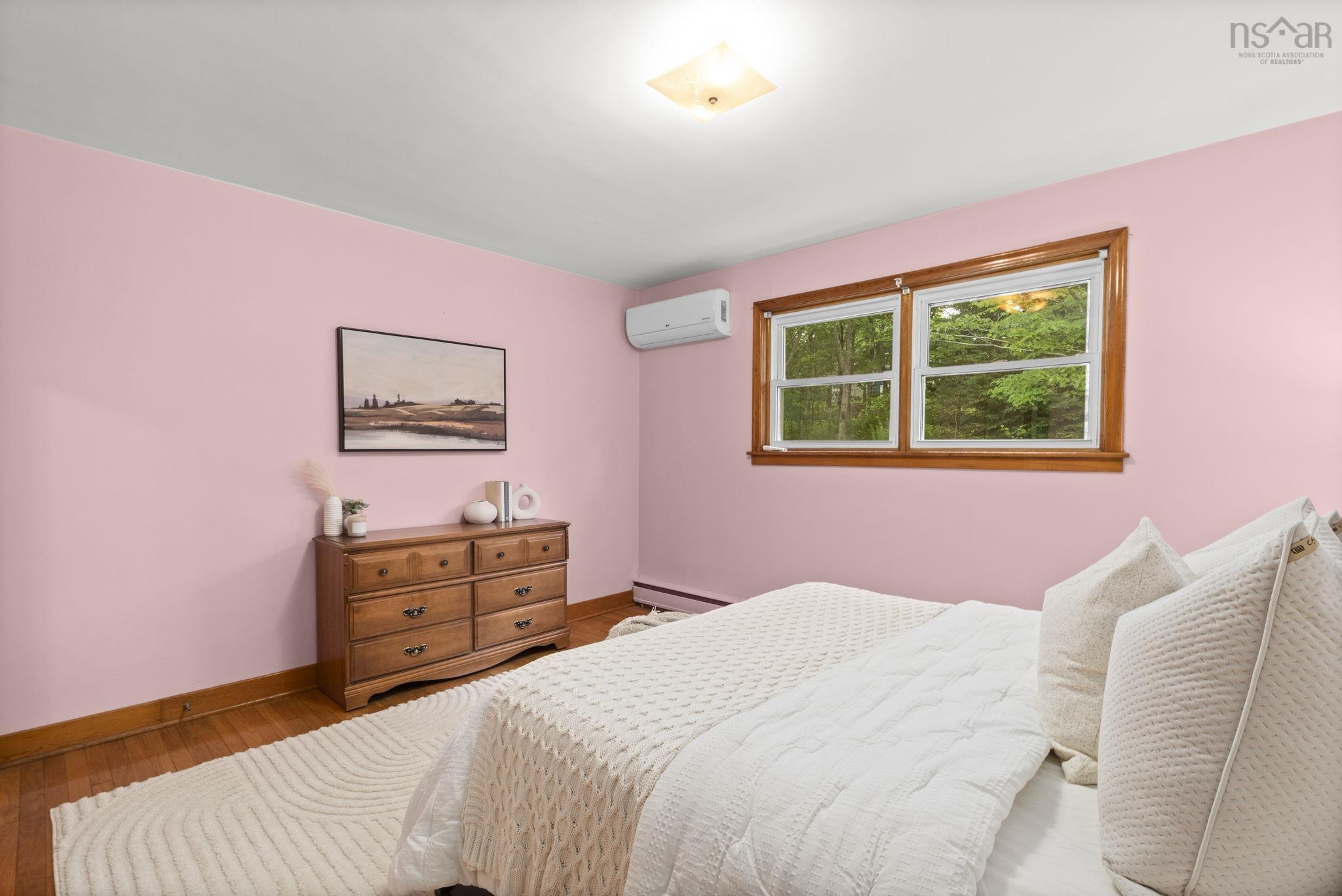 $649,000.00: 4 Broadholme Lane, Halifax