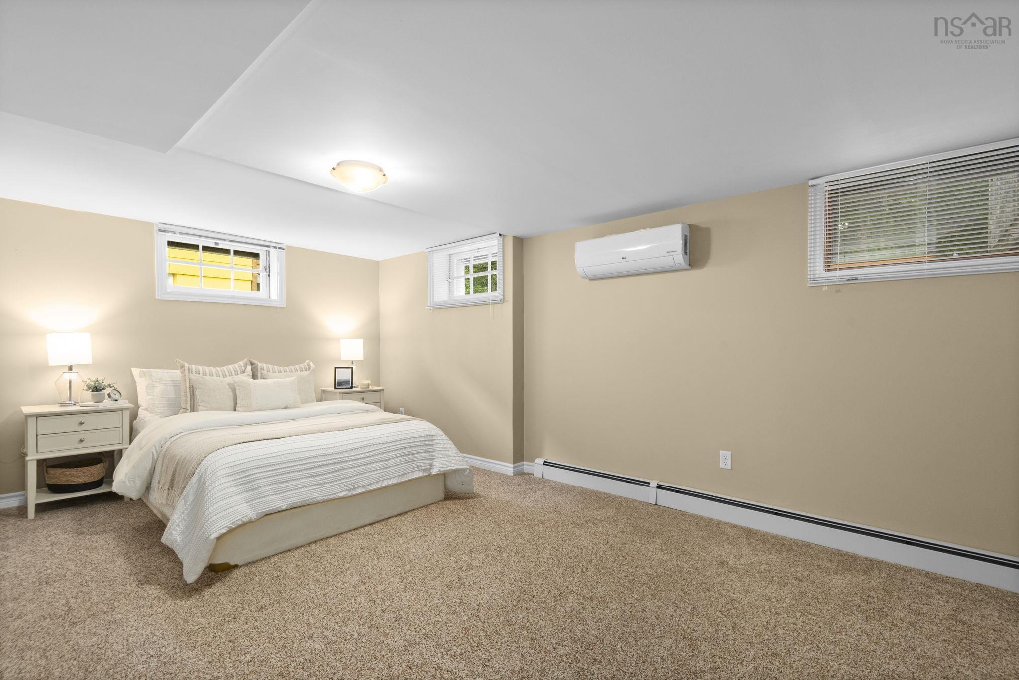 $649,000.00: 4 Broadholme Lane, Halifax