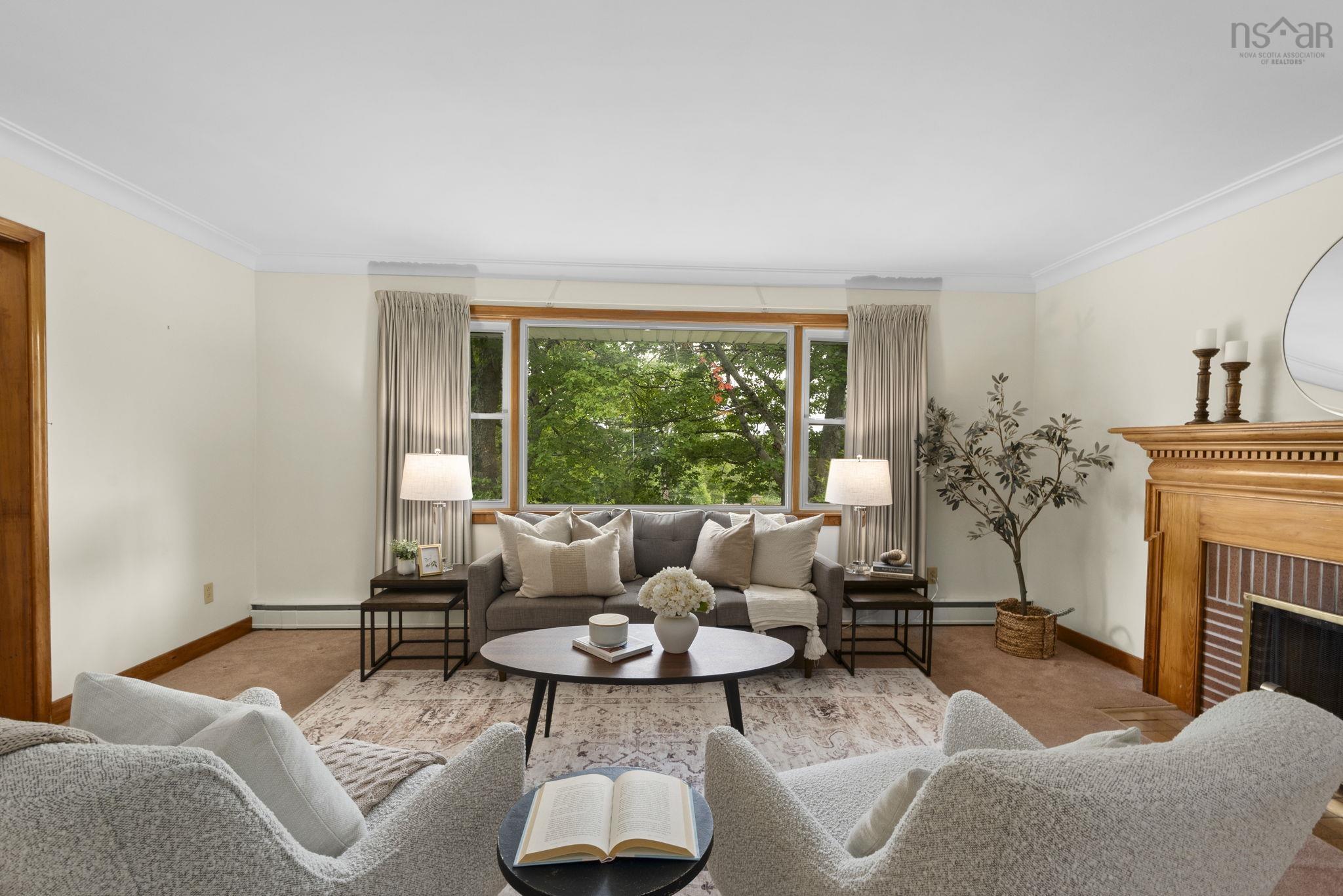 $649,000.00: 4 Broadholme Lane, Halifax