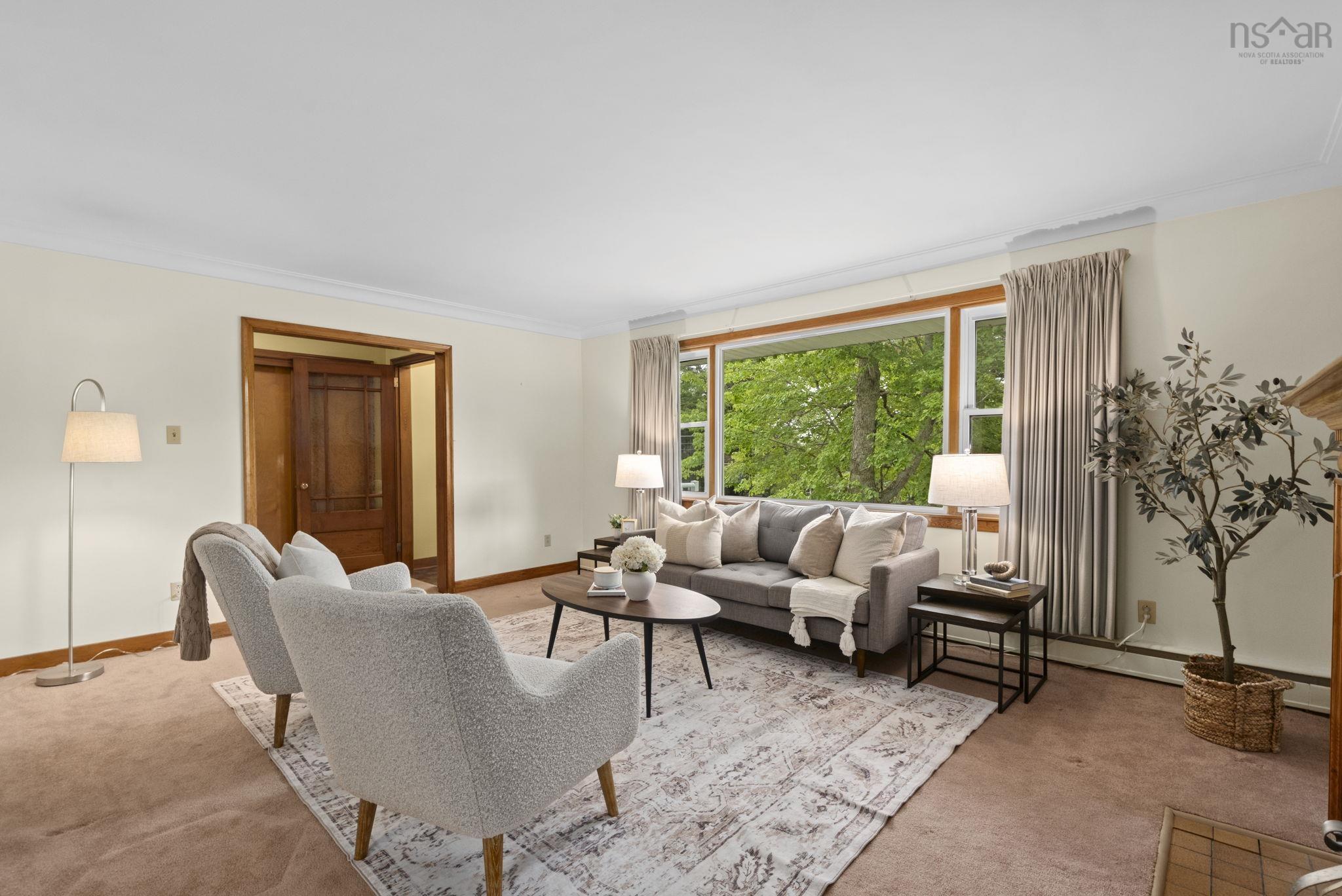 $649,000.00: 4 Broadholme Lane, Halifax